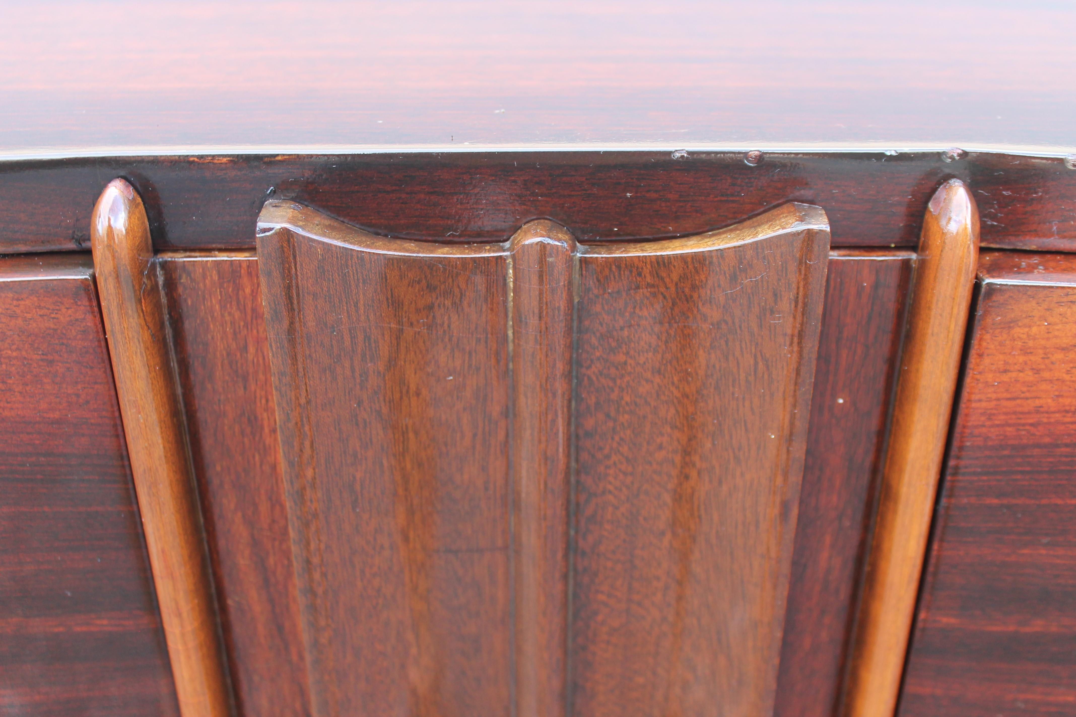 Buffet Art Deco francese del 1930 in palissandro/ M.M.P. Intarsio di sirene stile Jules Leleu in vendita 4