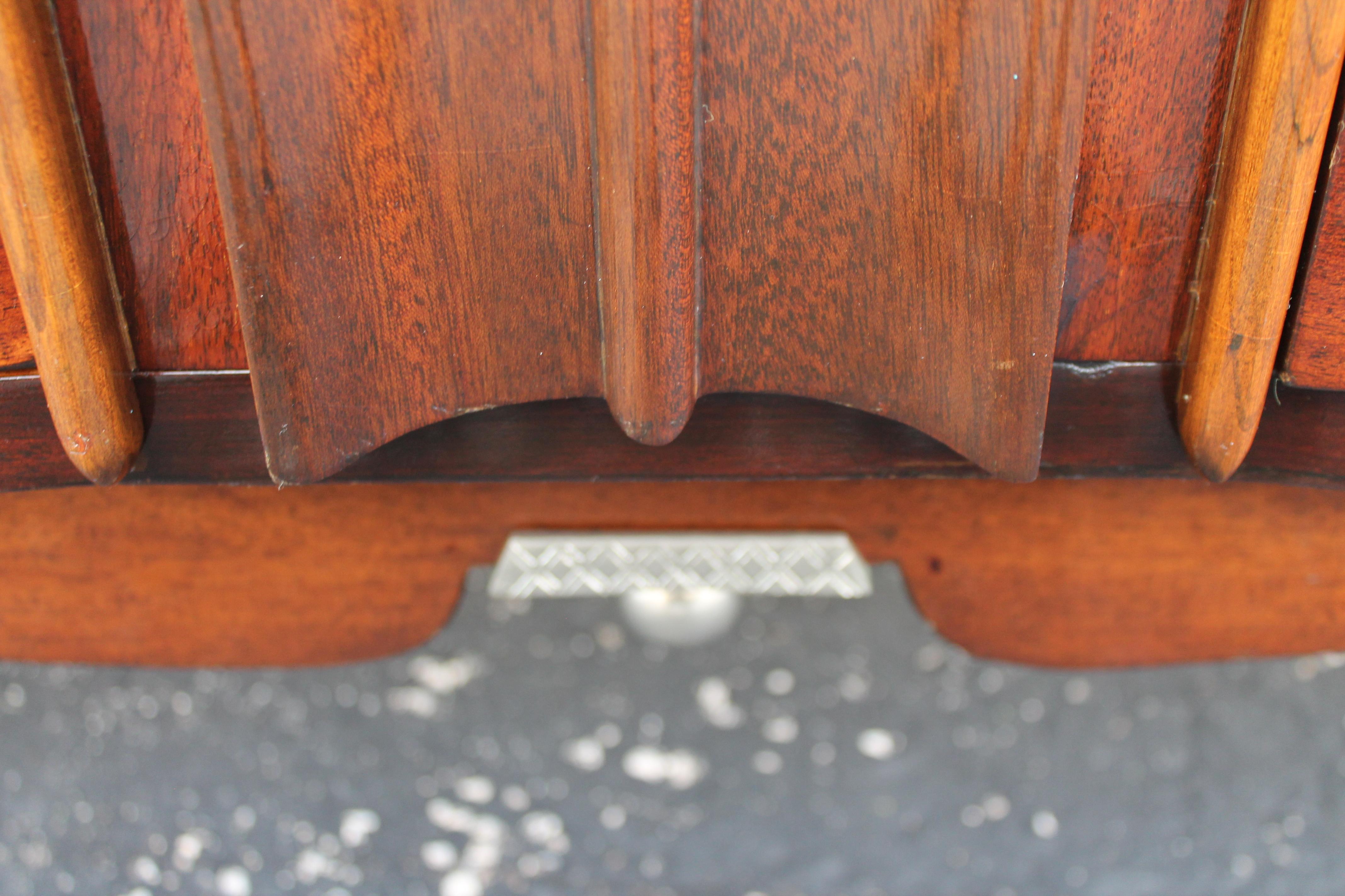 Buffet Art Deco francese del 1930 in palissandro/ M.M.P. Intarsio di sirene stile Jules Leleu in vendita 2