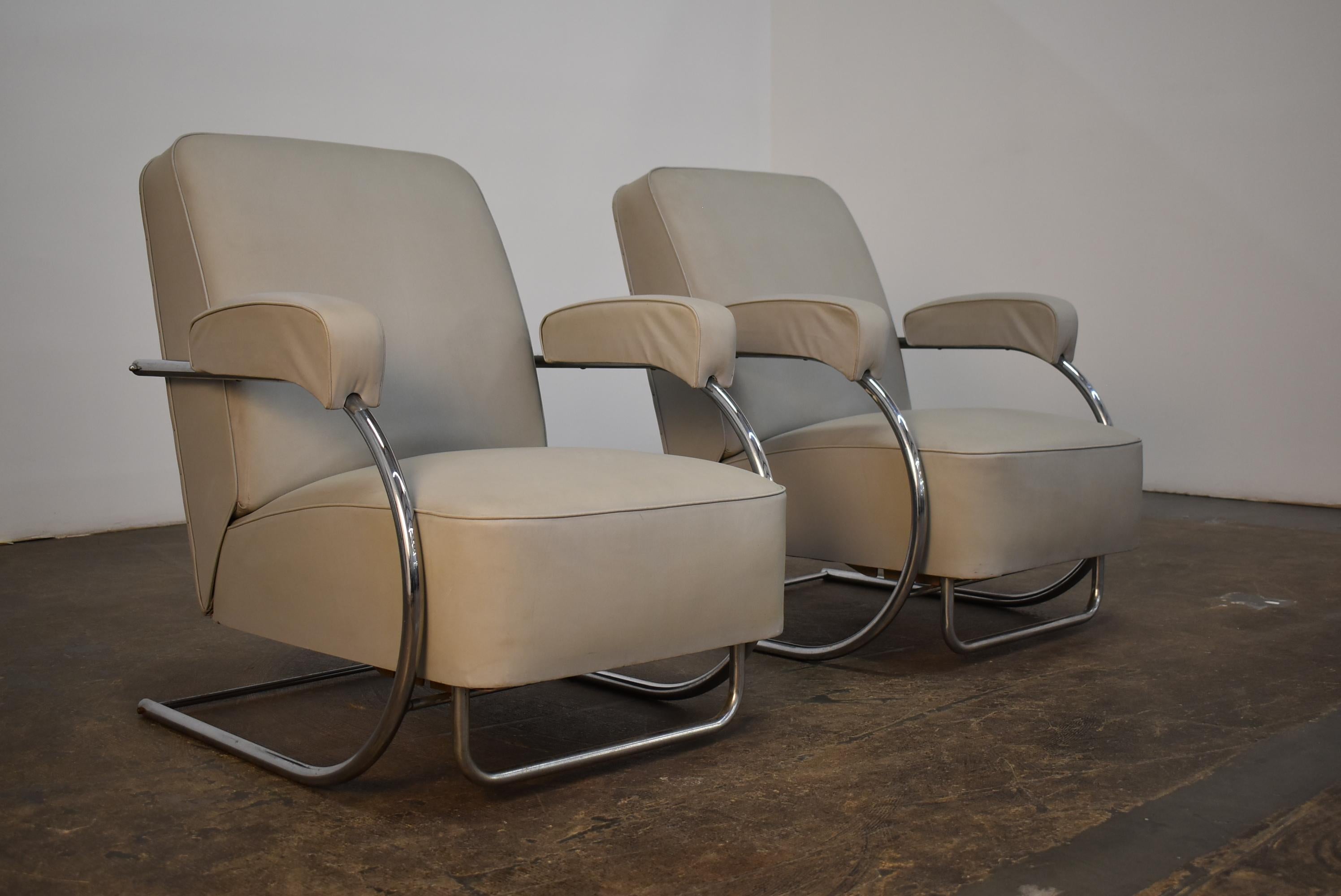 1930s French Art Deco Reclining Moleskin Chairs In Good Condition For Sale In Torrance, CA