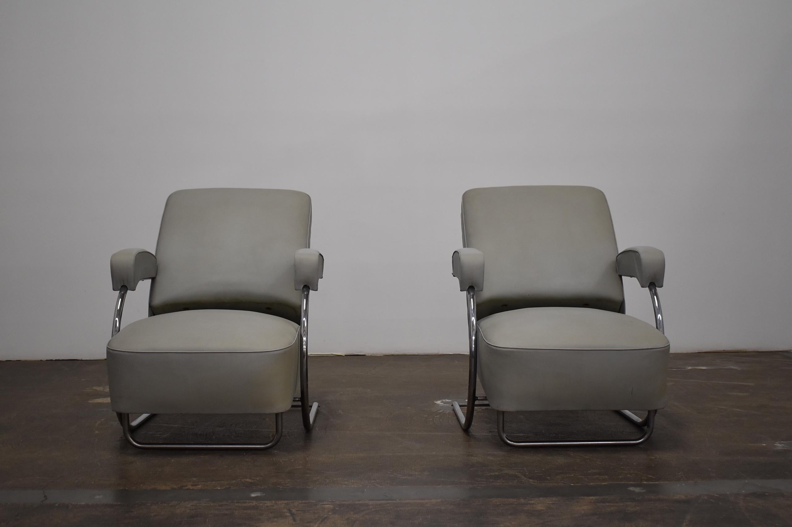 Mid-20th Century 1930s French Art Deco Reclining Moleskin Chairs For Sale