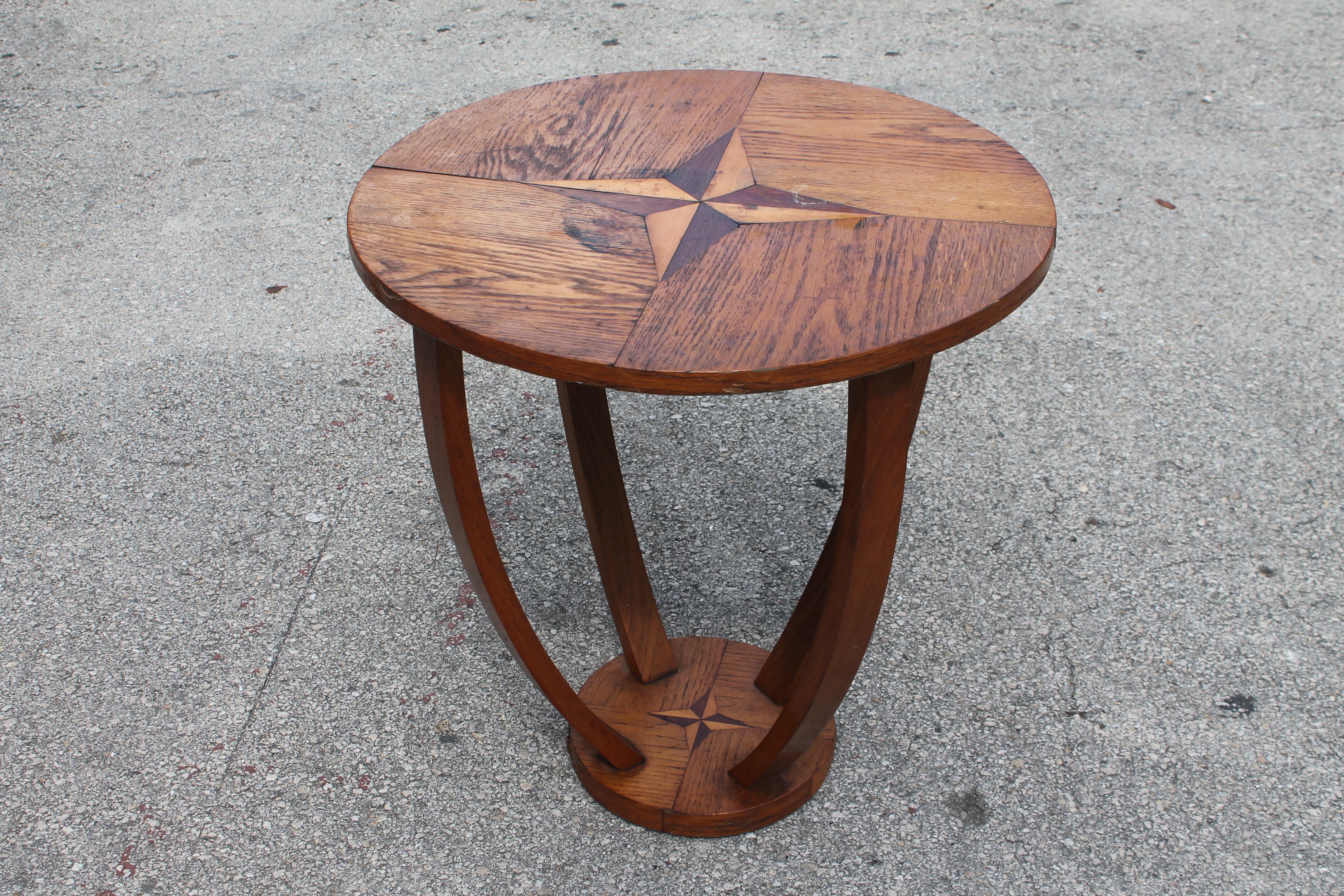 1930s French Art Deco Round Side/ Accent Table with Compass Inlay Detail In Good Condition In Opa Locka, FL