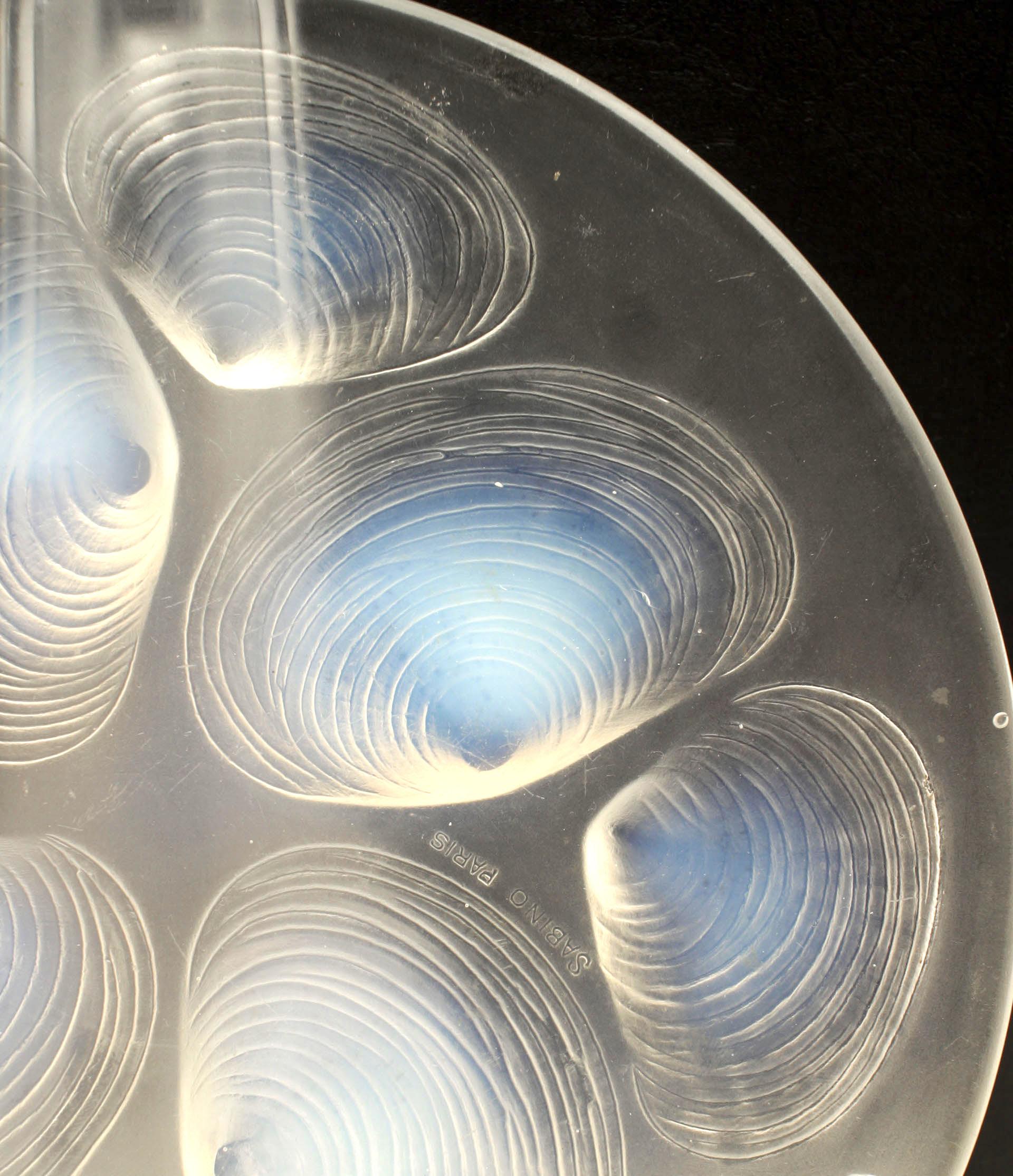 Mid-20th Century French Art Deco Opalescent Clam Shell Plate For Sale
