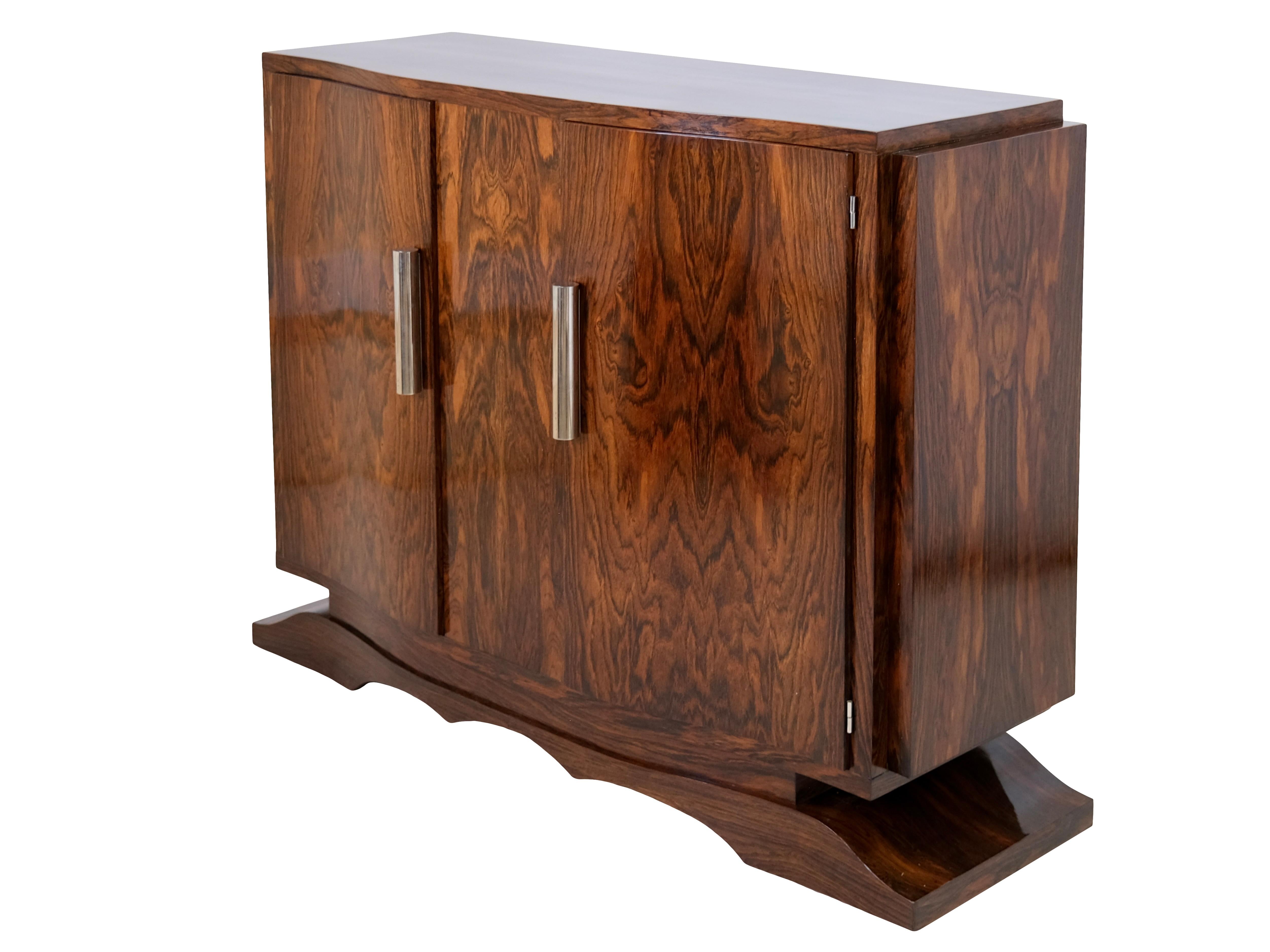 Polished 1930s French Art Deco Sideboard in Caucasian Nutwood with Sliding Fittings For Sale