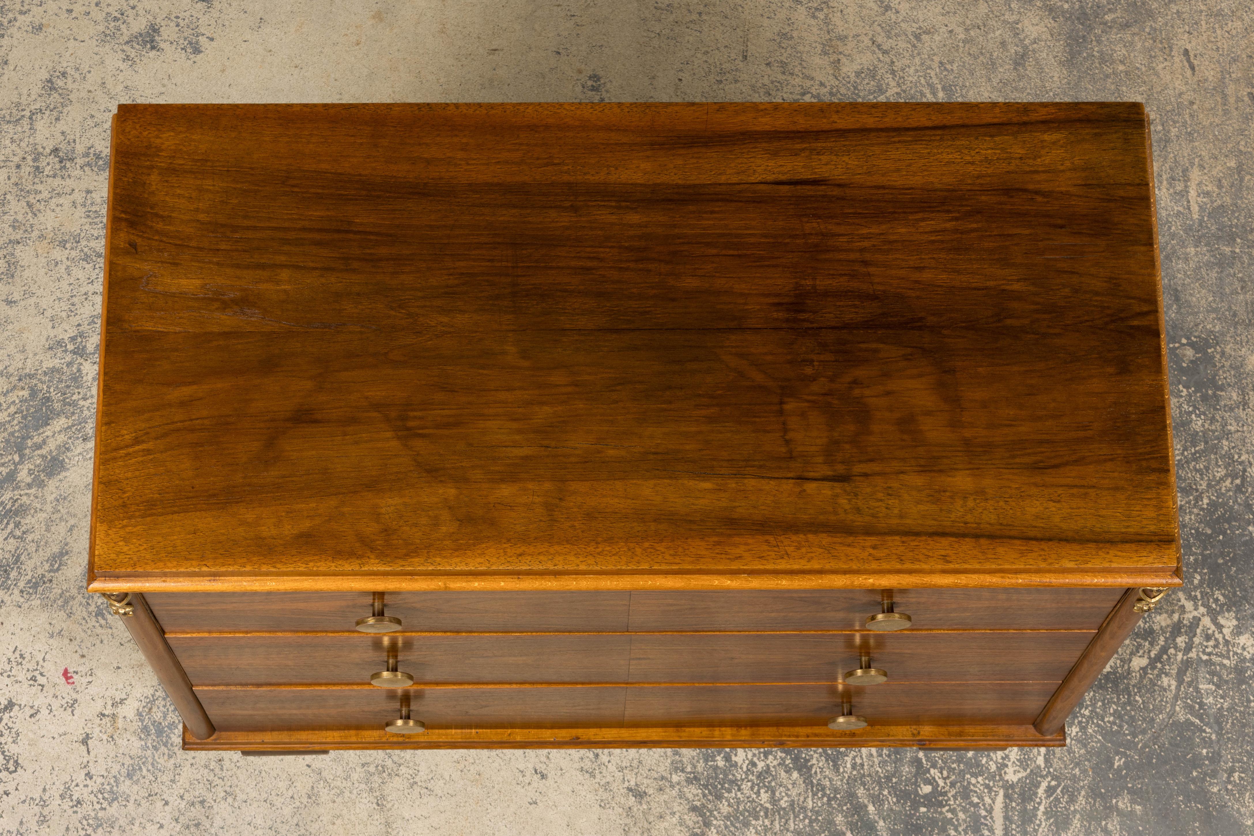 Cómoda francesa Art Decó de nogal de los años 30 Francés en venta