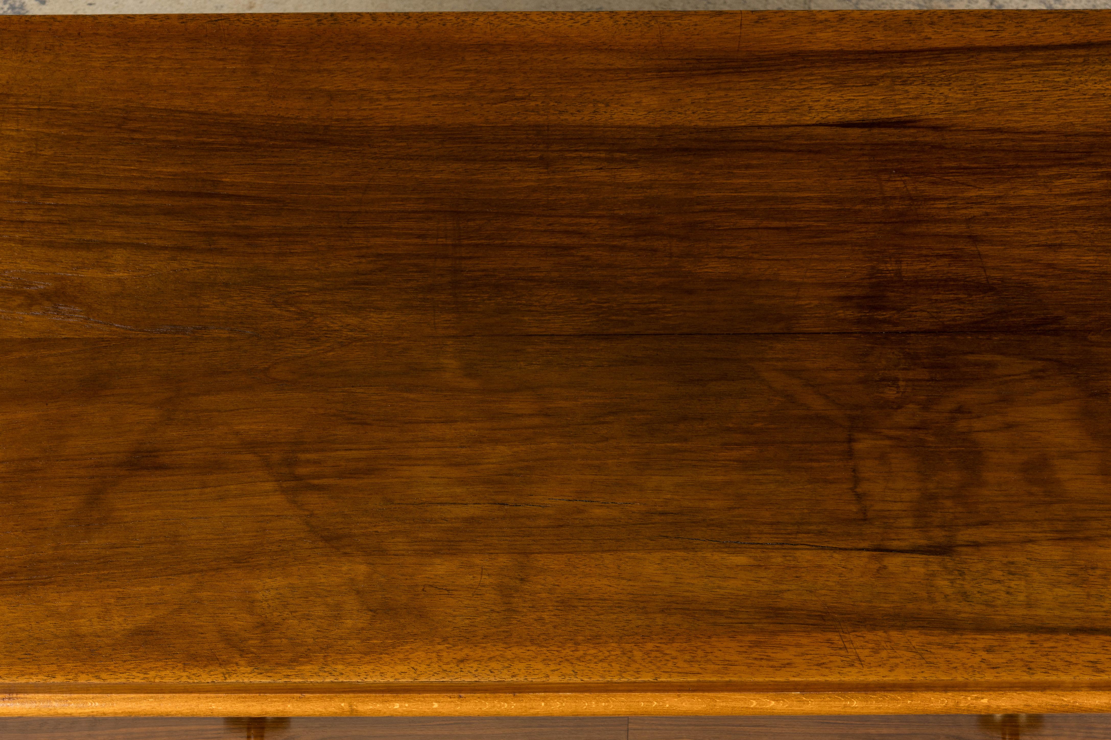 Cómoda francesa Art Decó de nogal de los años 30 Hecho a mano en venta