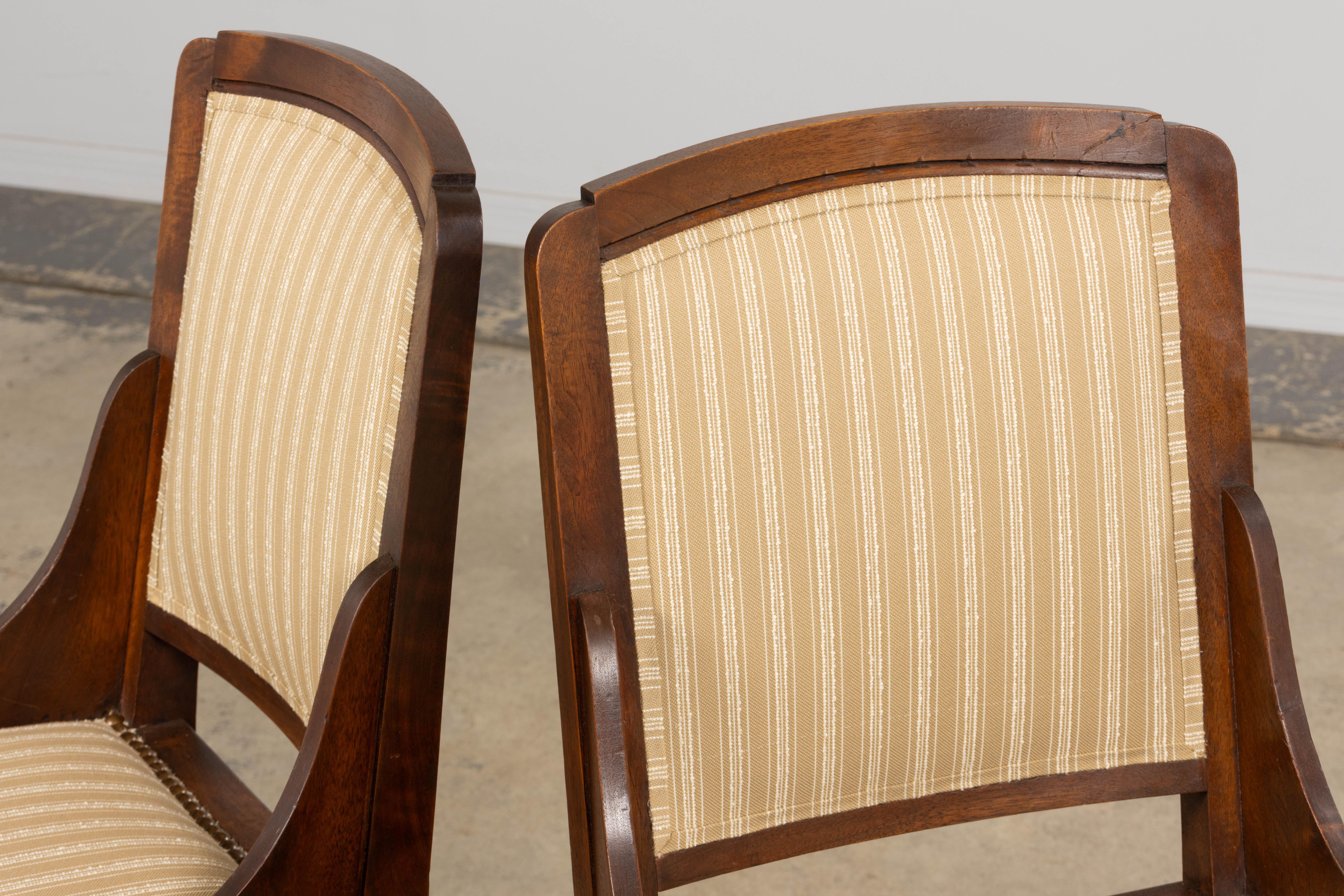 Sedie da pranzo in noce Art Deco francese degli anni '30 a righe beige - Set di 6 in vendita 6