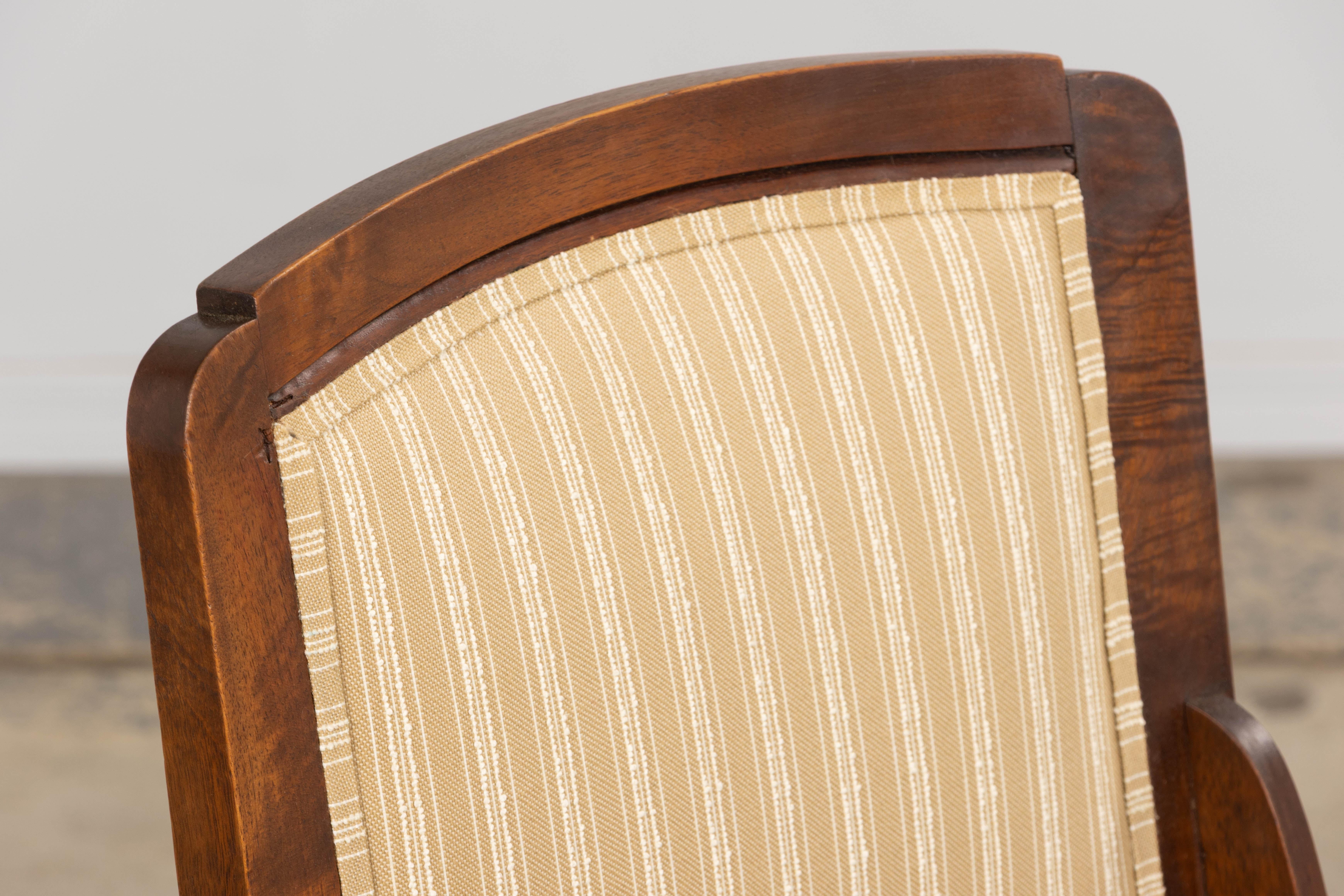 XX secolo Sedie da pranzo in noce Art Deco francese degli anni '30 a righe beige - Set di 6 in vendita