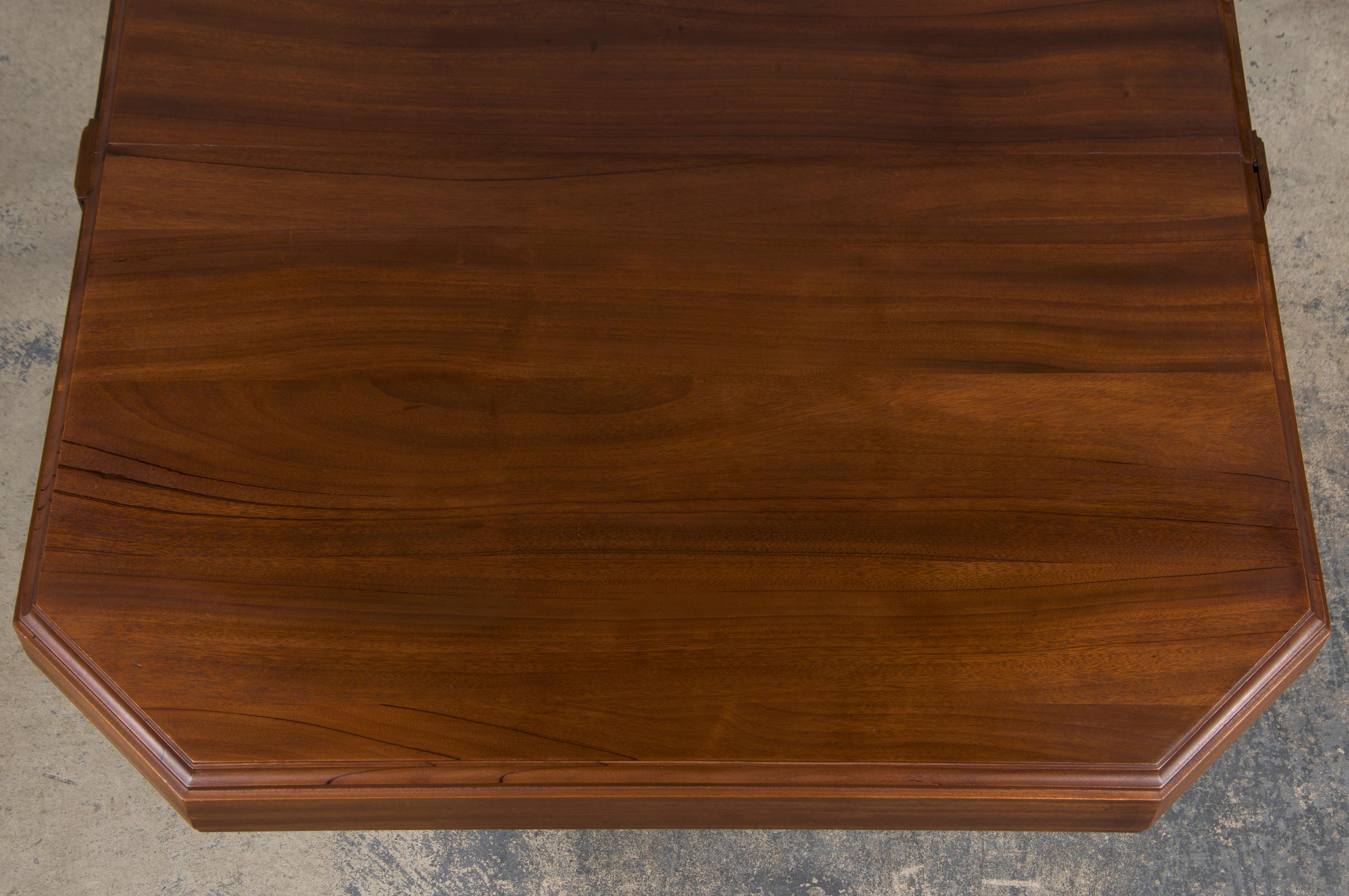 1930s French Art Deco Walnut Dining Table 8