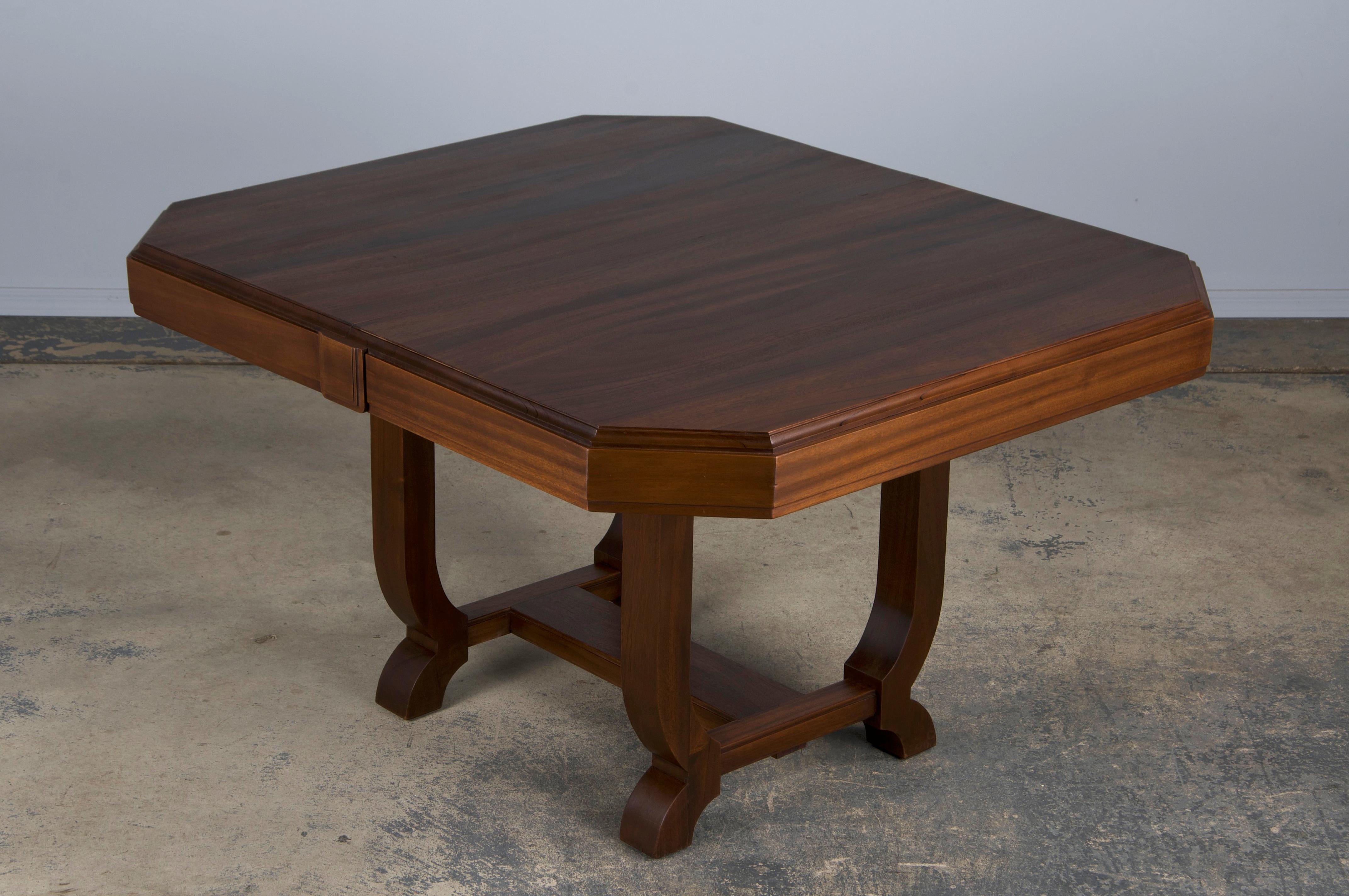 1930s French Art Deco Walnut Dining Table 9