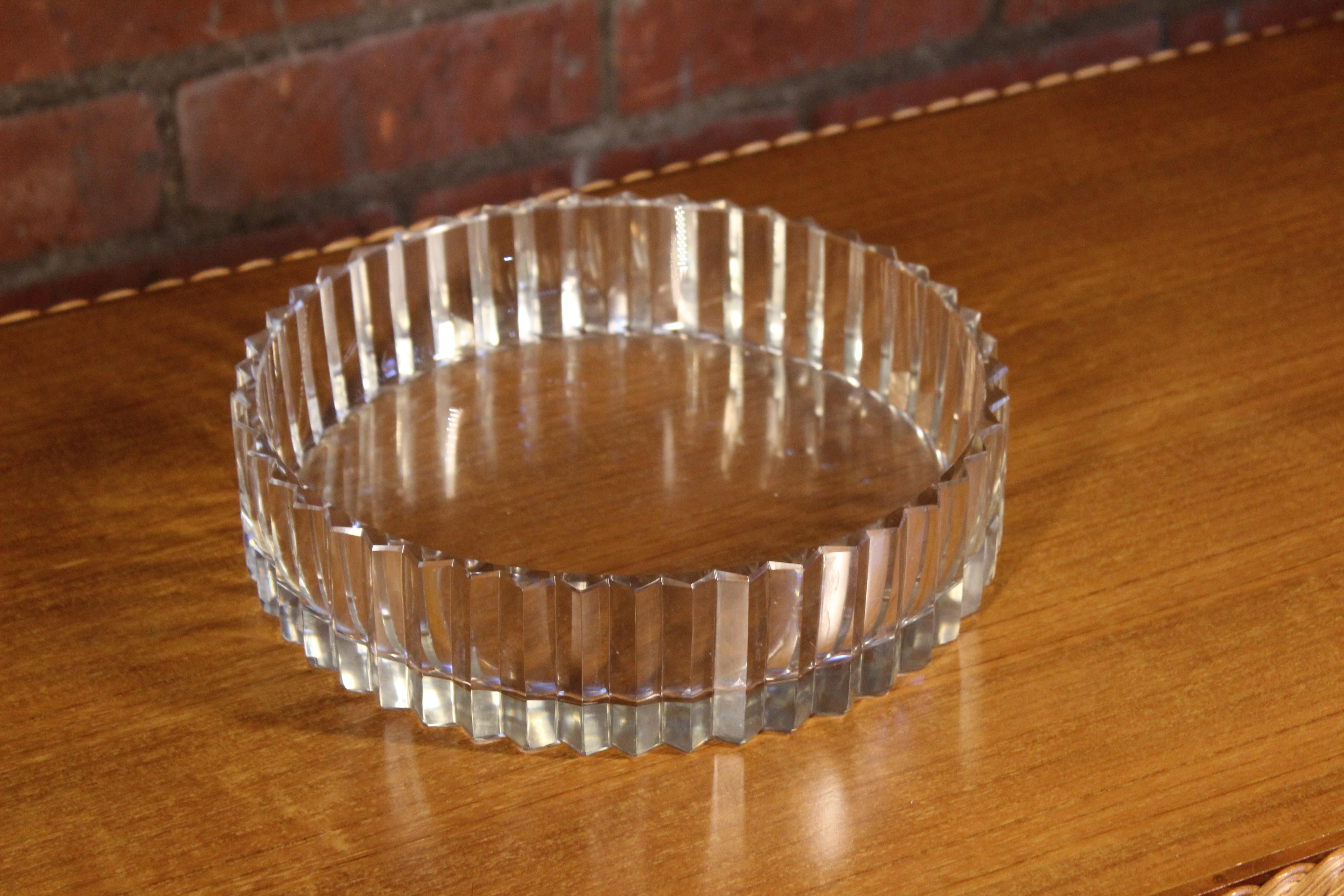1930s, French Baccarat Crystal Glass Bowl In Good Condition In Los Angeles, CA
