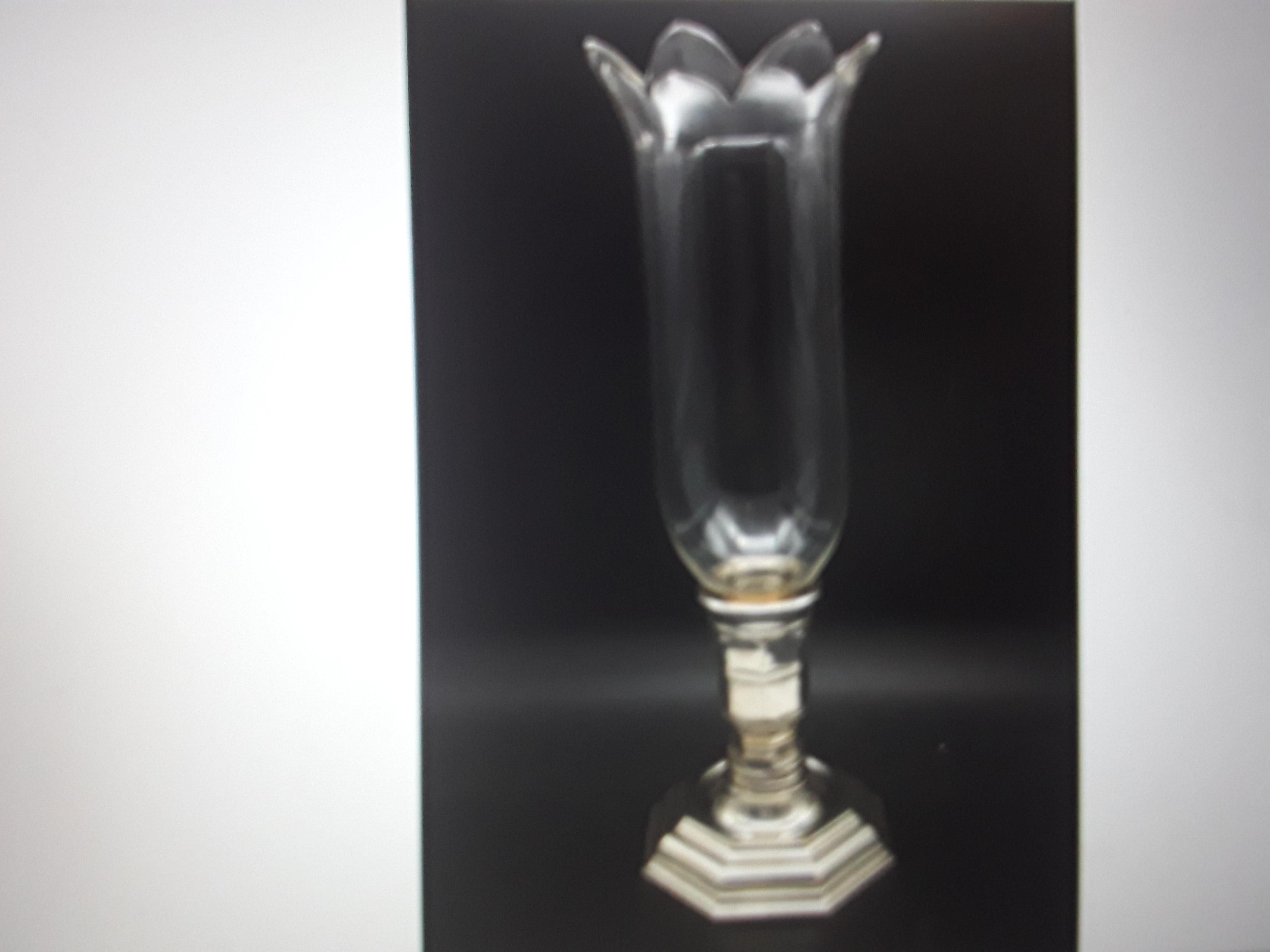 Original-Kerzenlampe aus den 1930er Jahren. Signierter Baccarat-Kristallschirm auf Silbersockel mit Christofle-Marke. Dies ist ein Originalset. Schöner Kerzenständer/ Kerzenlampe.
