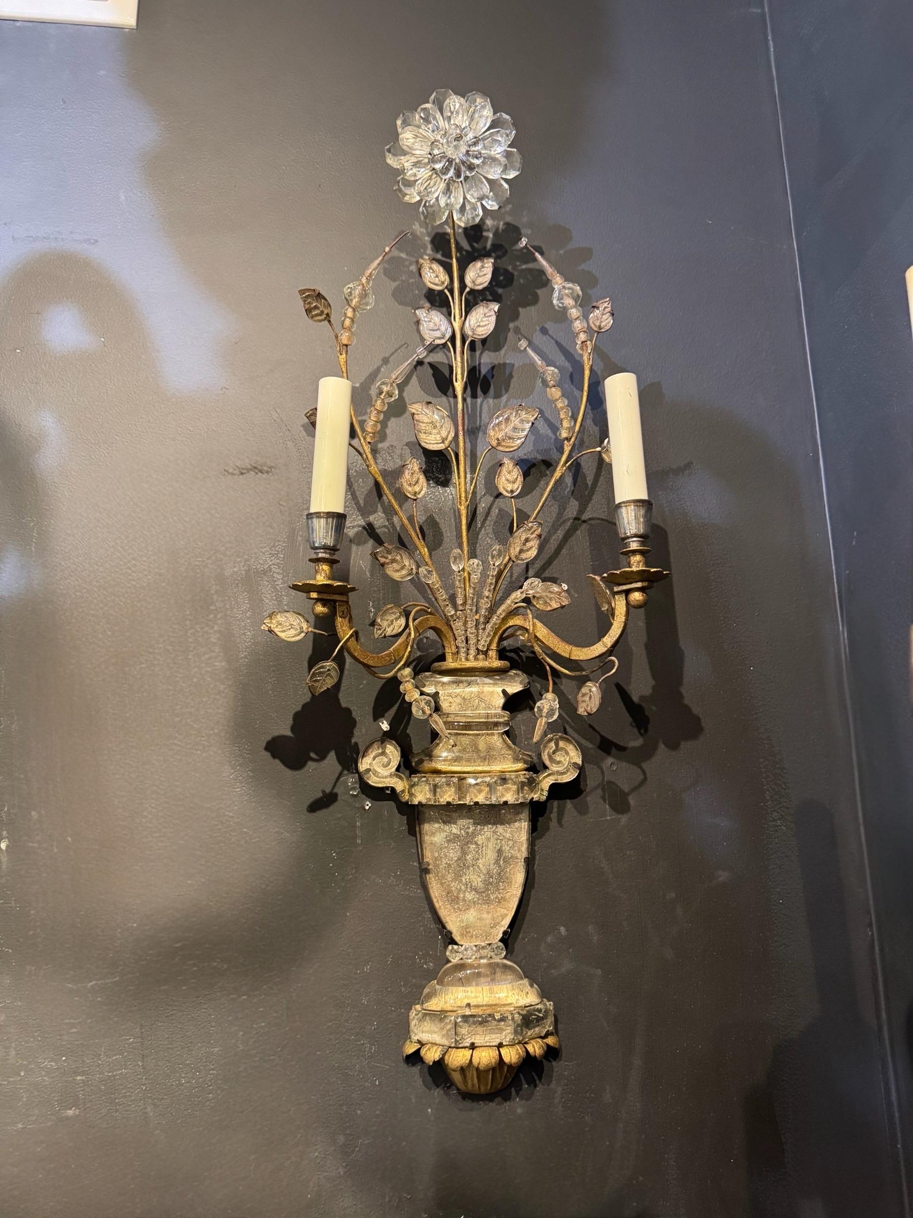 Bagues francesas doradas grandes de 1930  Apliques en Bueno estado para la venta en New York, NY