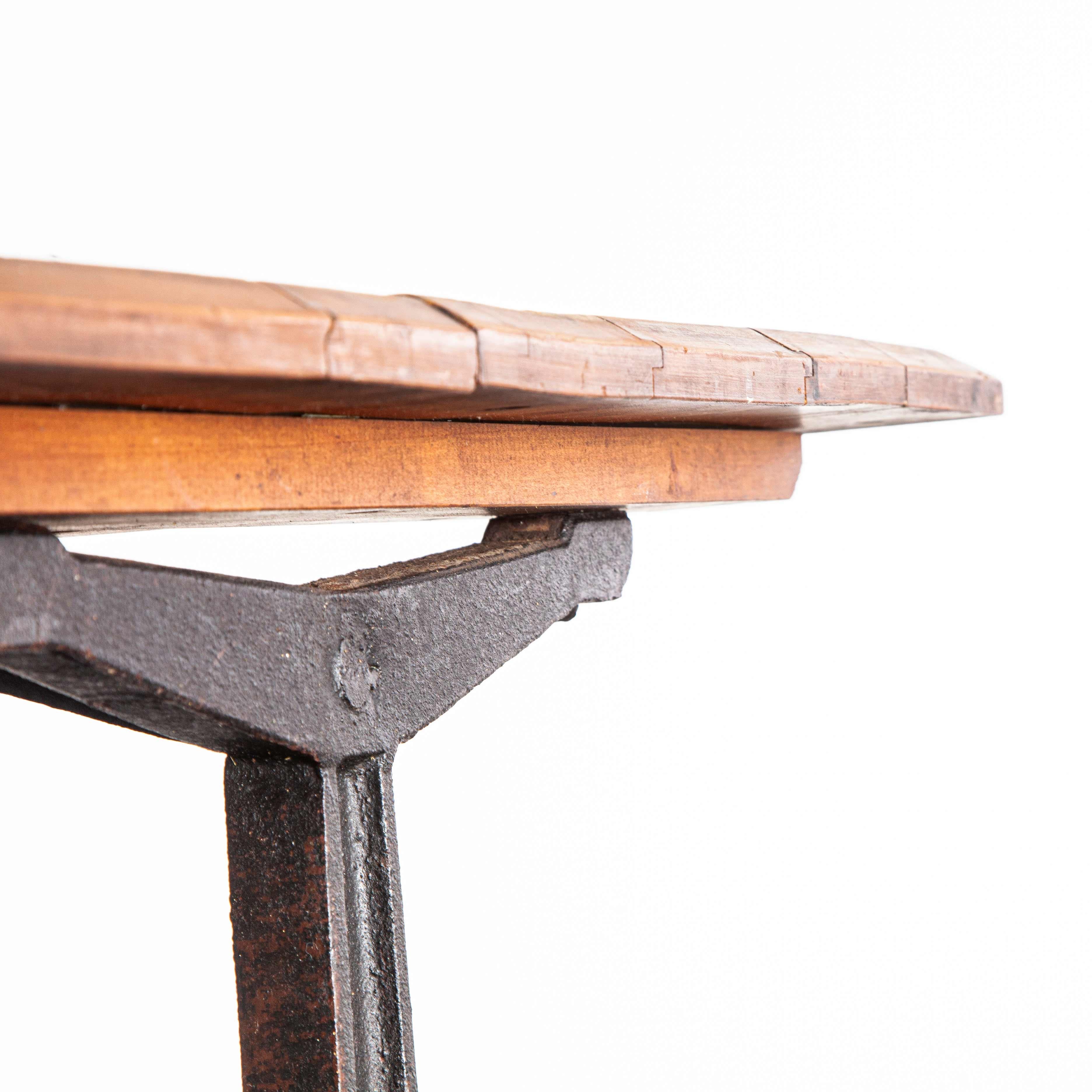 1930s French Bistro Dining Table, Beech Top In Good Condition In Hook, Hampshire