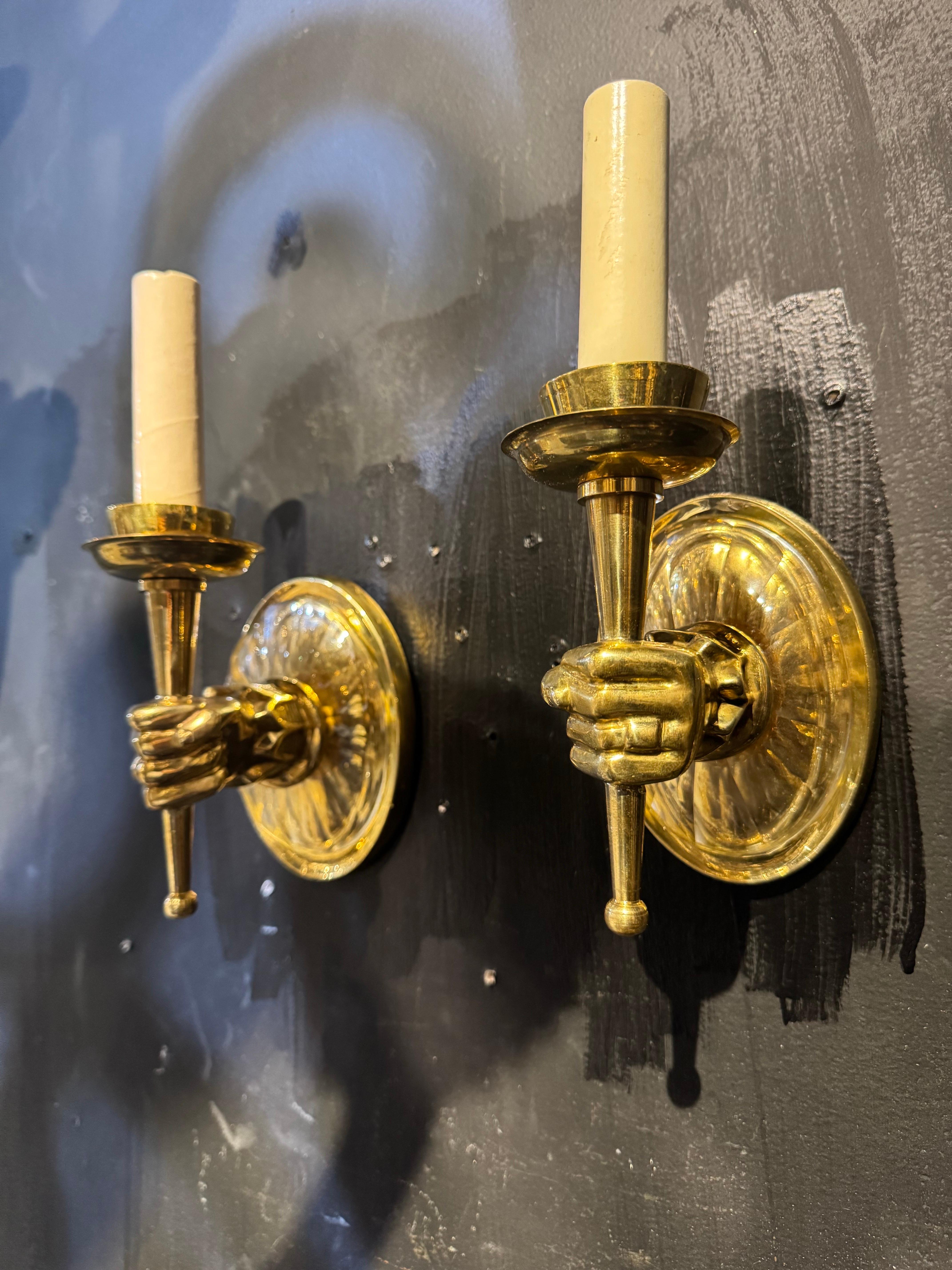 Metà XX secolo Applique francese in bronzo e cristallo degli anni '30 con una luce in vendita