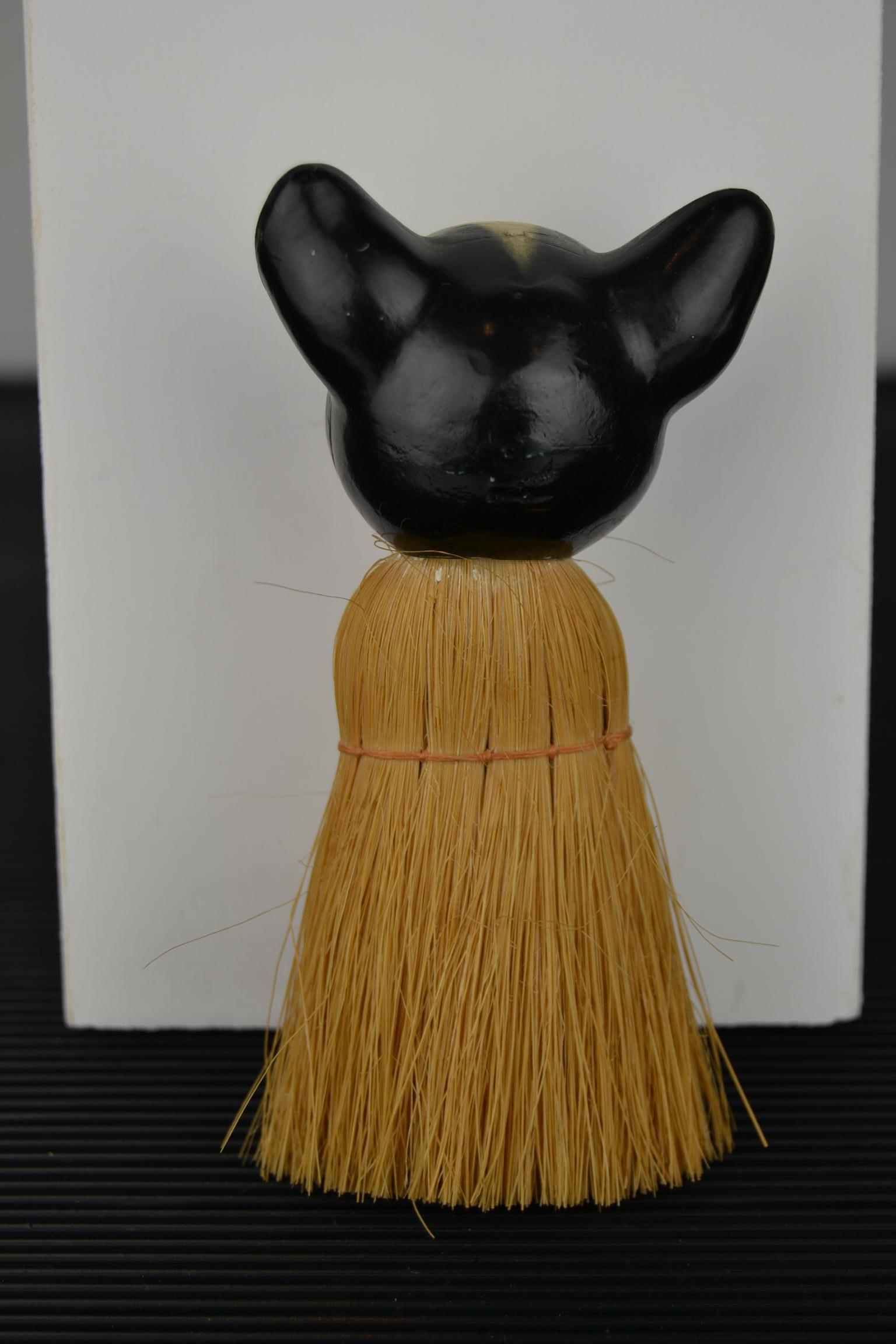1930s French Bulldog Brush with Turtle Shell Head, Europe For Sale 6