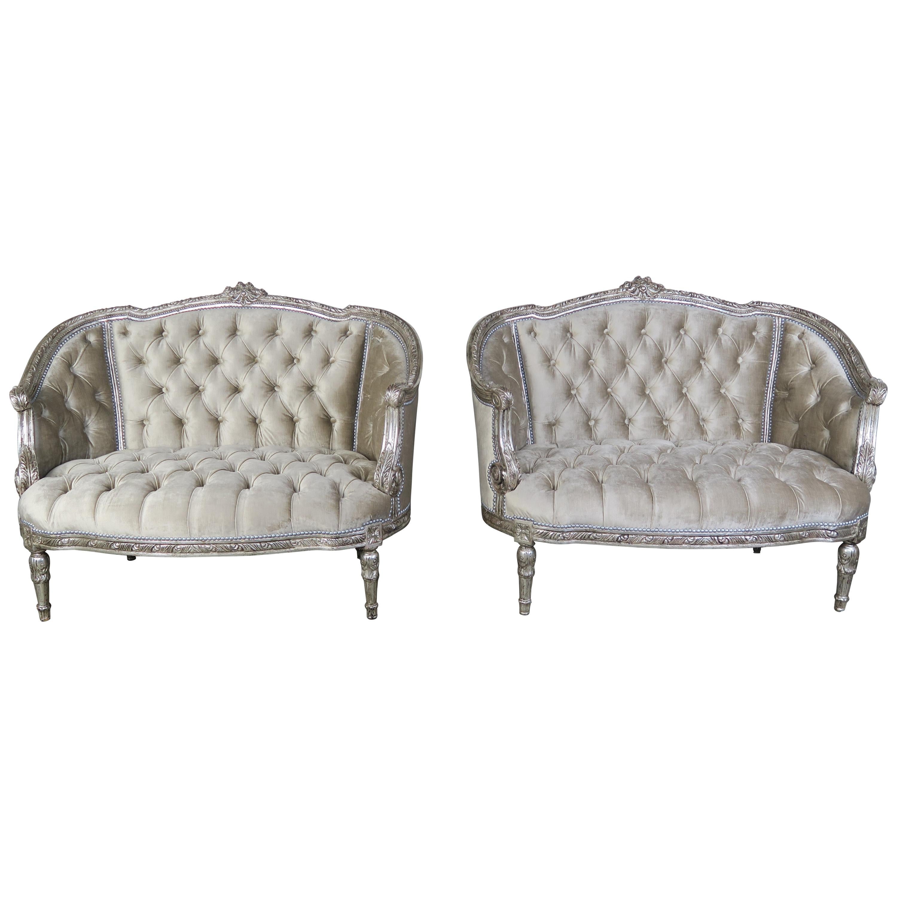 1930s French Carved Silver Gilt Velvet Tufted Settees, Pair For Sale