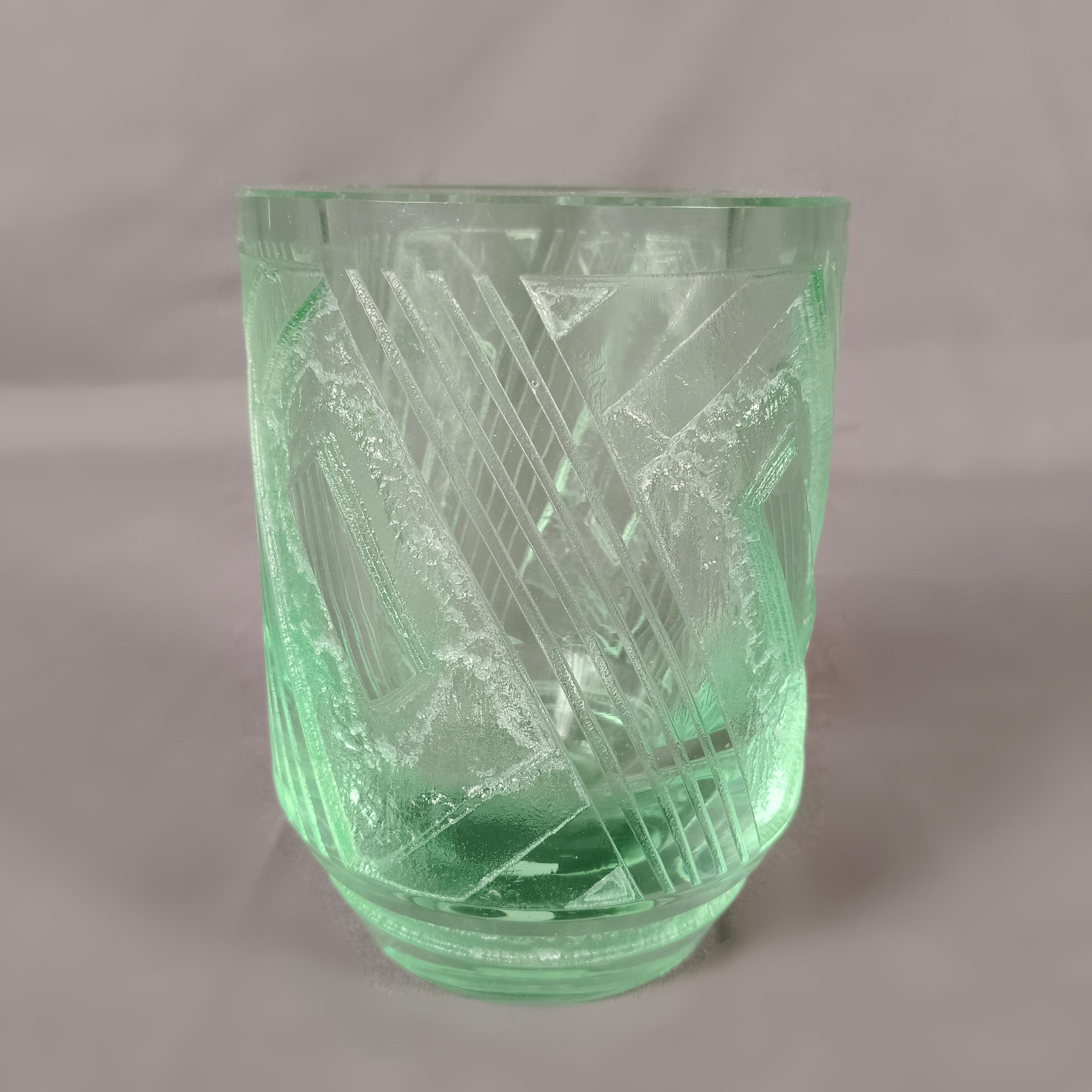 Jarrón de cristal grueso prensado verde Daum Nancy Art Decó francés de 1930 Francés en venta