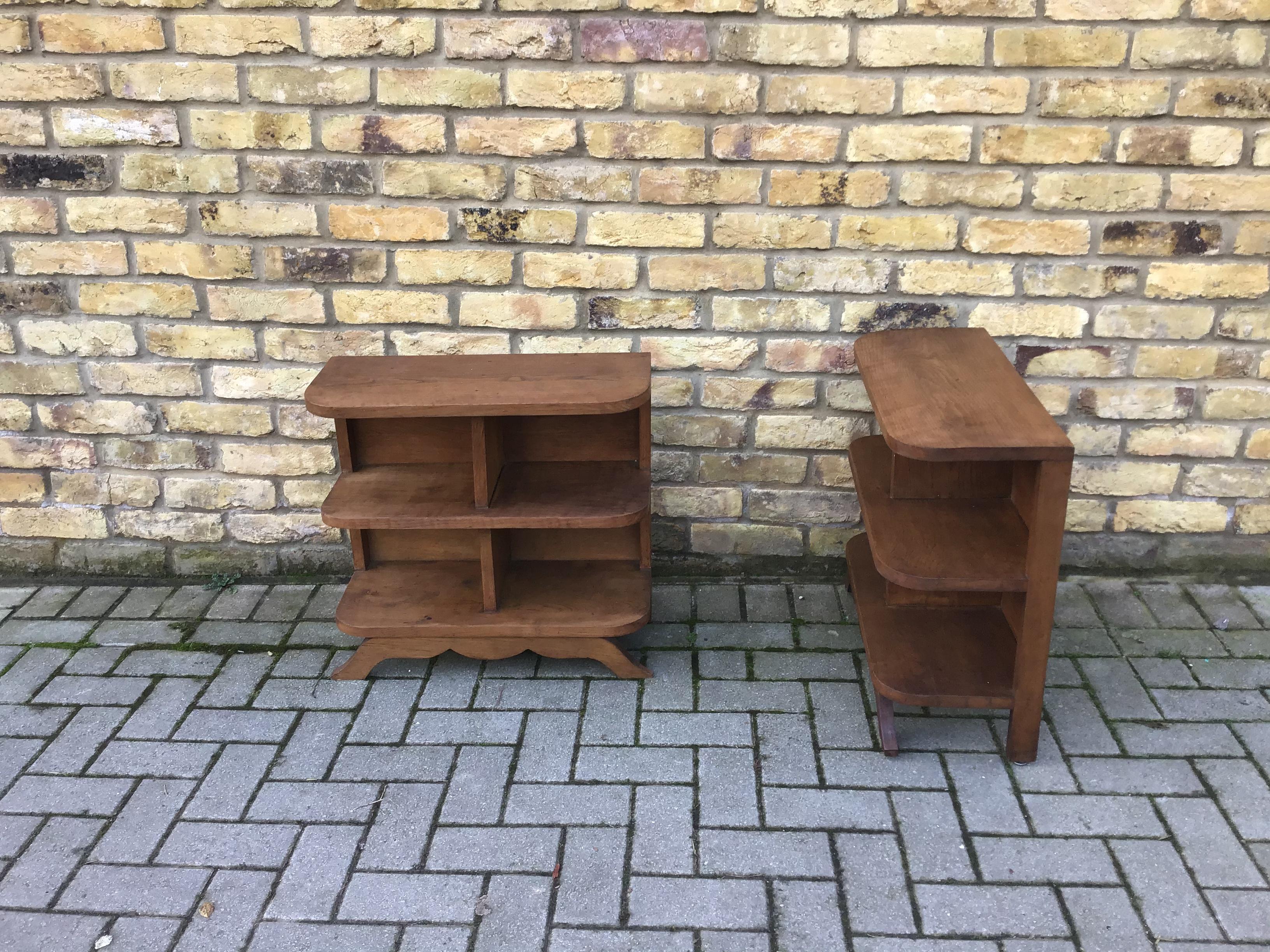 A pair of deco style small bookcases/bedside cabinets in oak 
French, 1930s.
 