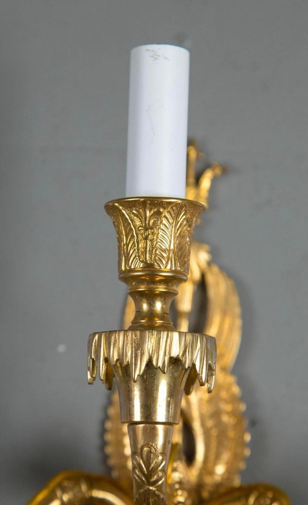 Milieu du XXe siècle Appliques à trois lumières de style Empire français des années 1930 en vente