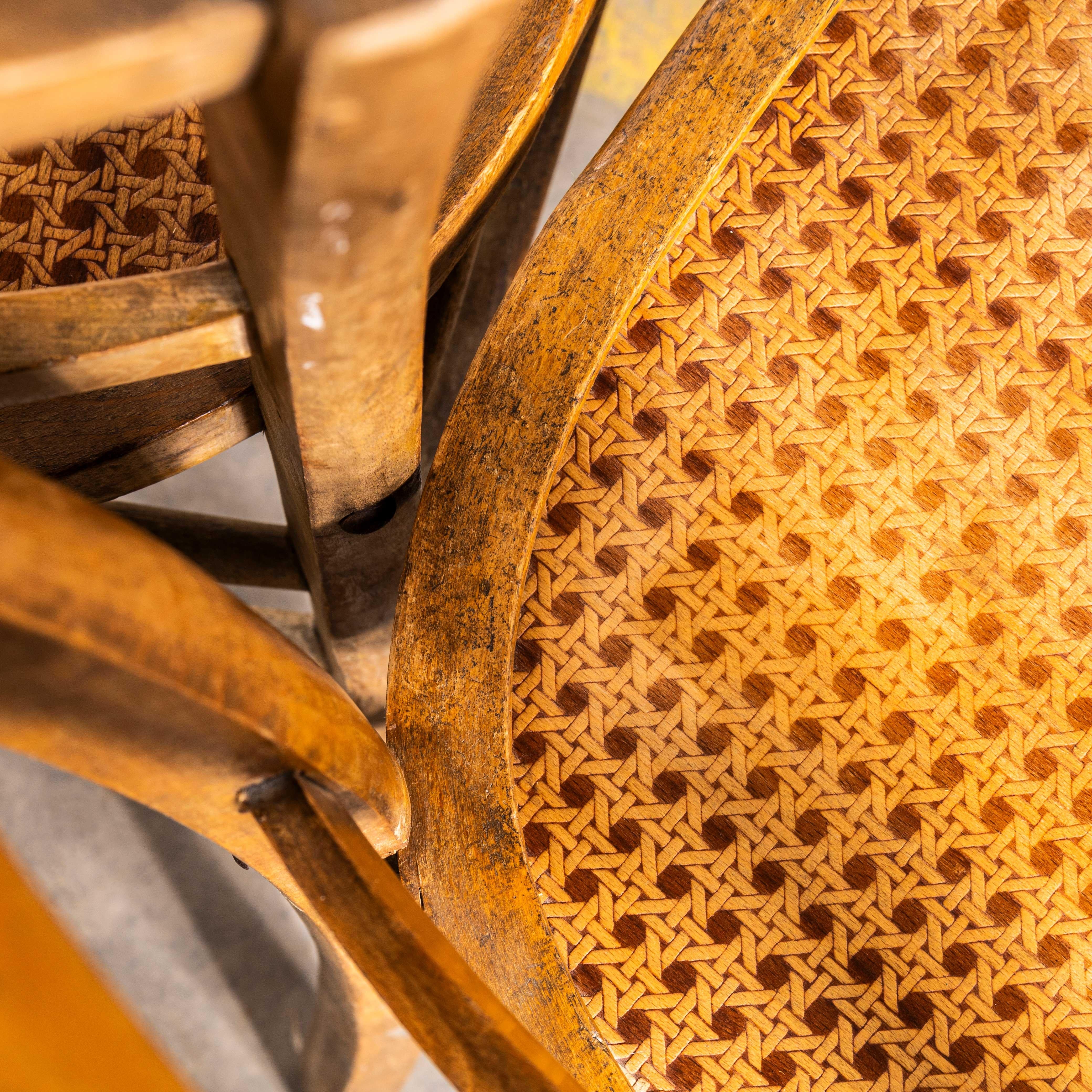 Chaises de salle à manger de ferme française des années 1930 à assise plate en forme de canne - Paire en vente 2