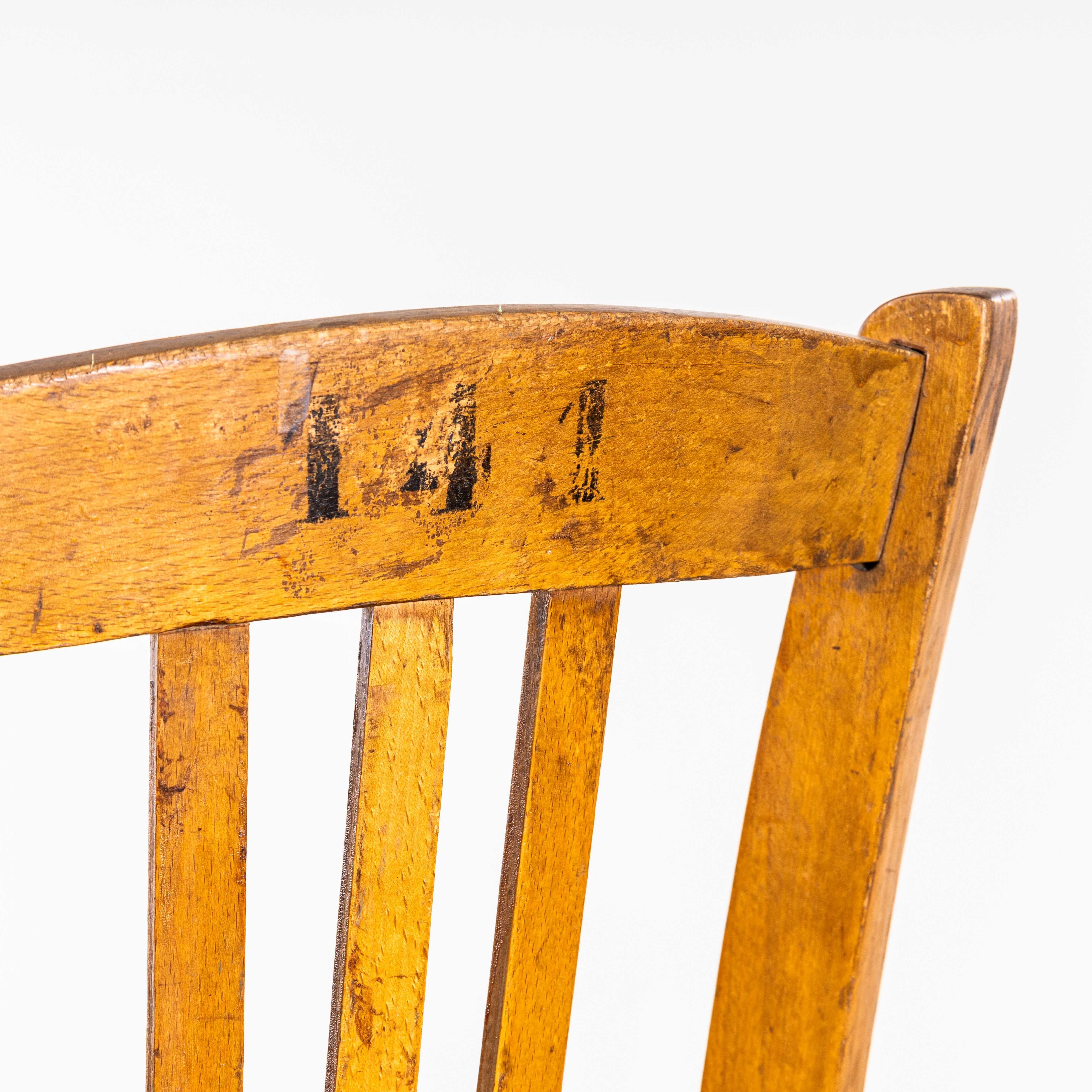 1930's French Farmhouse Perforated Seat Esszimmerstühle - Satz von acht im Angebot 2