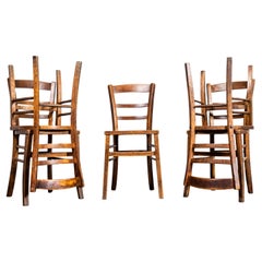 Chaises de salle à manger à assise perforée de style fermier français des années 1930 - Ensemble de cinq chaises