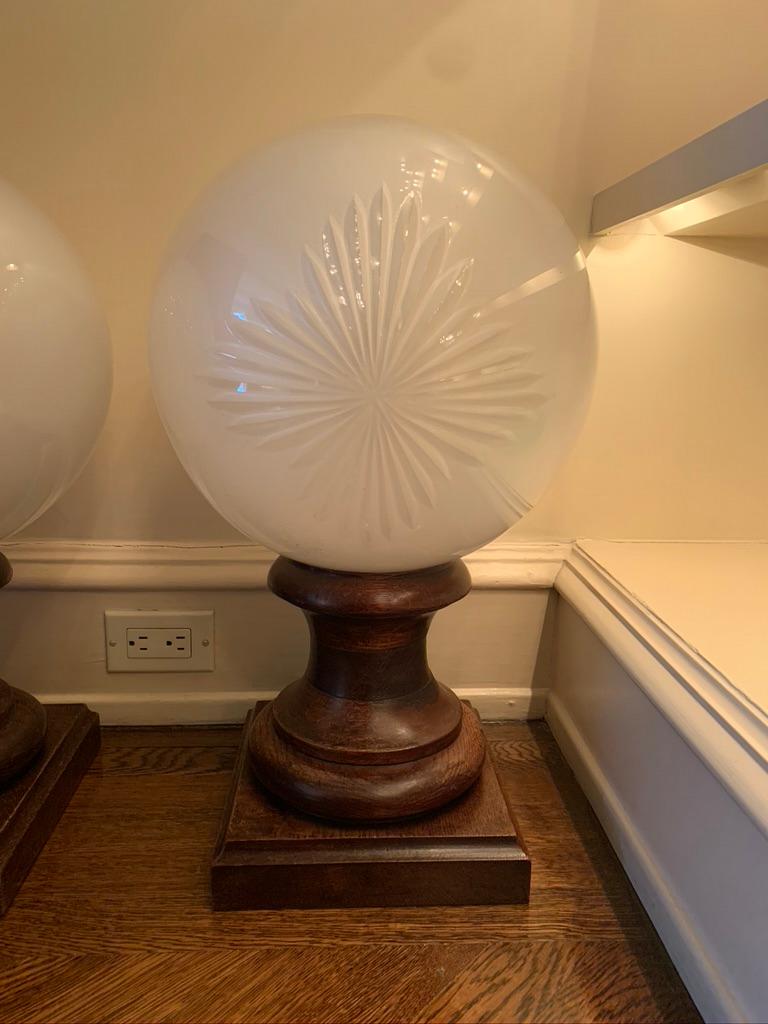 1930er Jahre Französisch Glas Apotheke Apotheker Countertop Globen im Zustand „Gut“ im Angebot in New York, NY