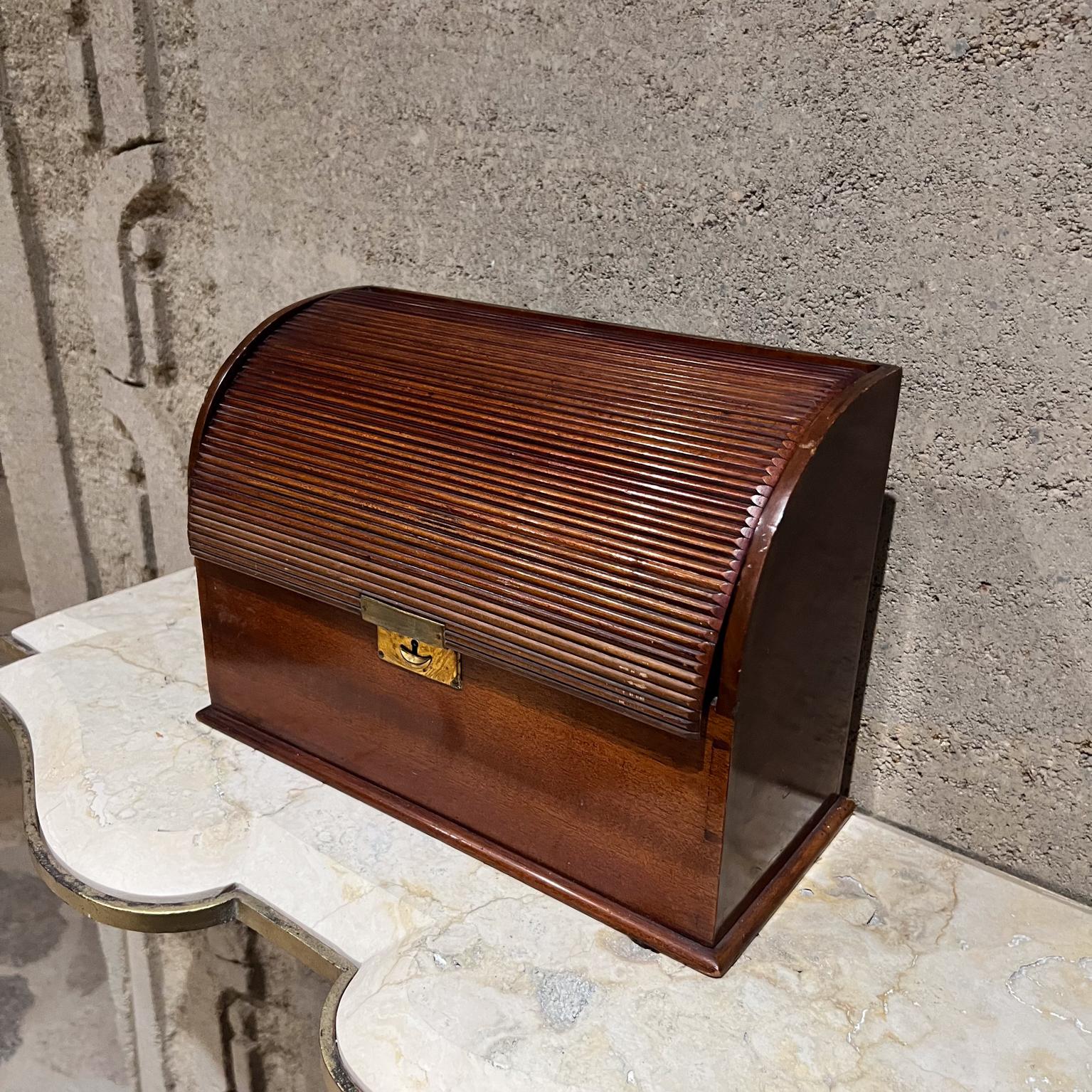 1930s French Letter Cabinet Desktop File Tambour Organizer In Good Condition In Chula Vista, CA