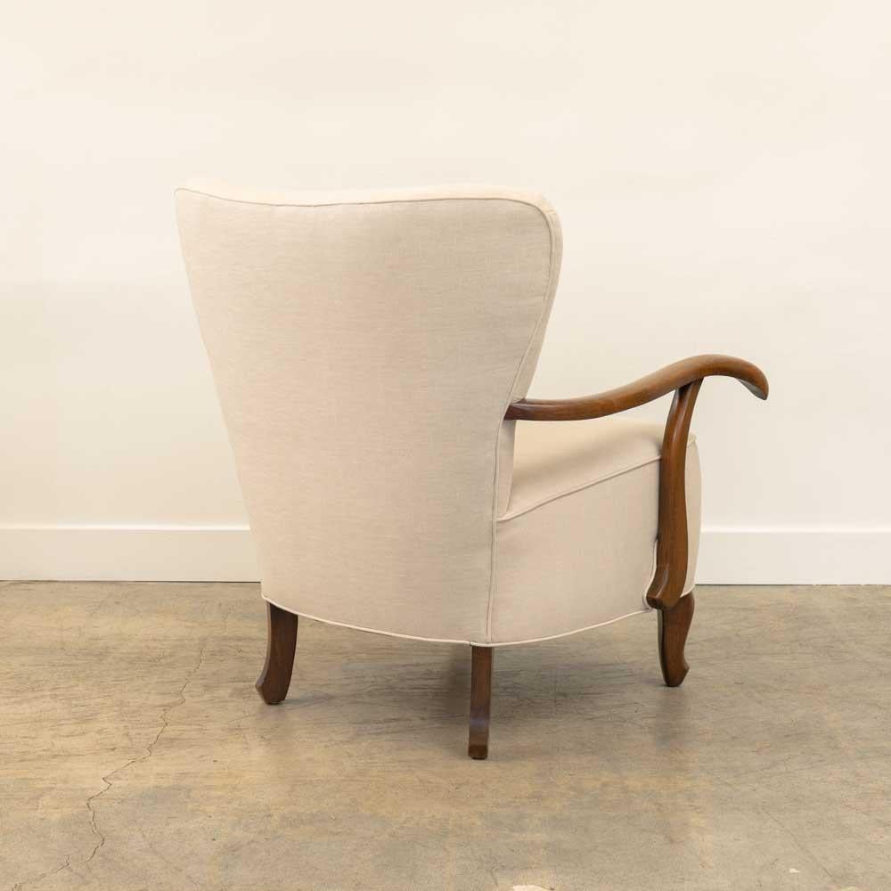 20ième siècle 1930s French Linen Armchair en vente