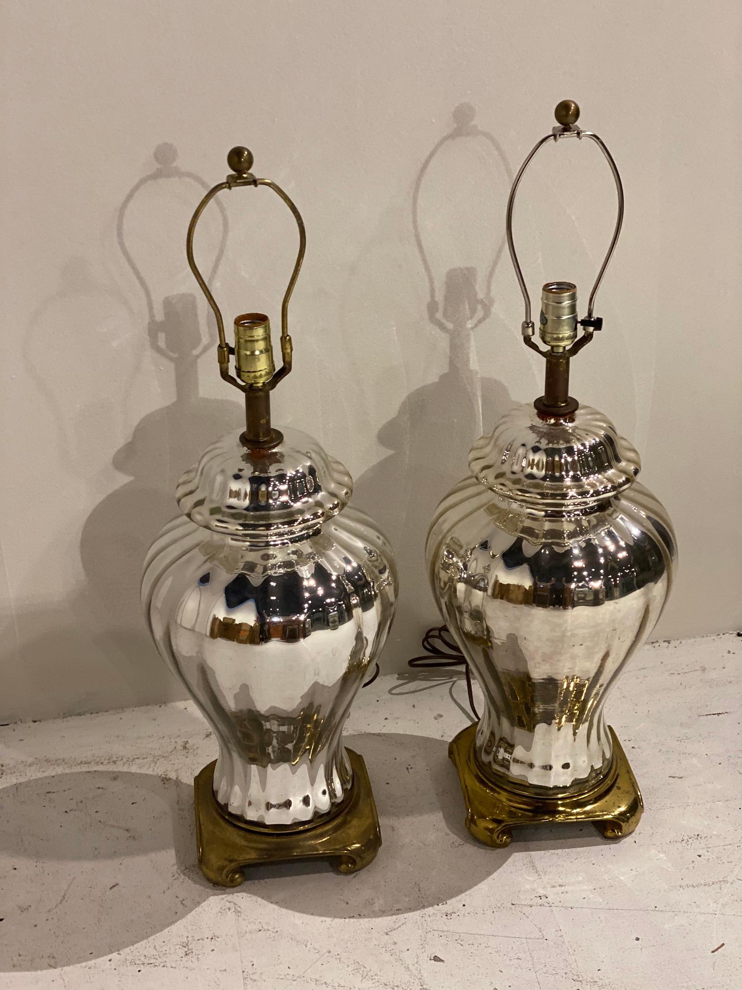 Paire de lampes de table en verre au mercure français des années 1930 avec des bases en bronze doré 