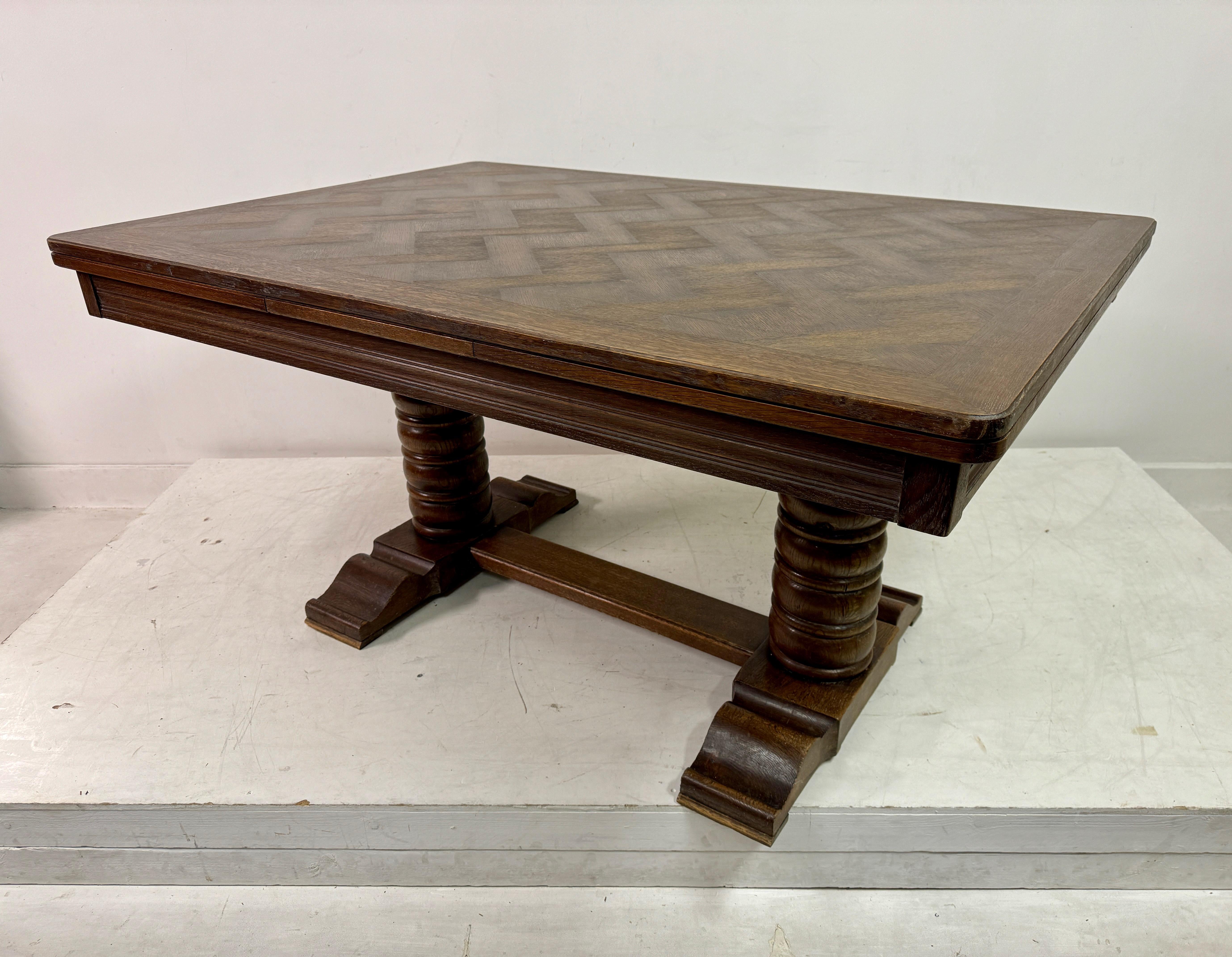1930s French Oak Extending Dining Table With Turned Bobbin Legs For Sale 7