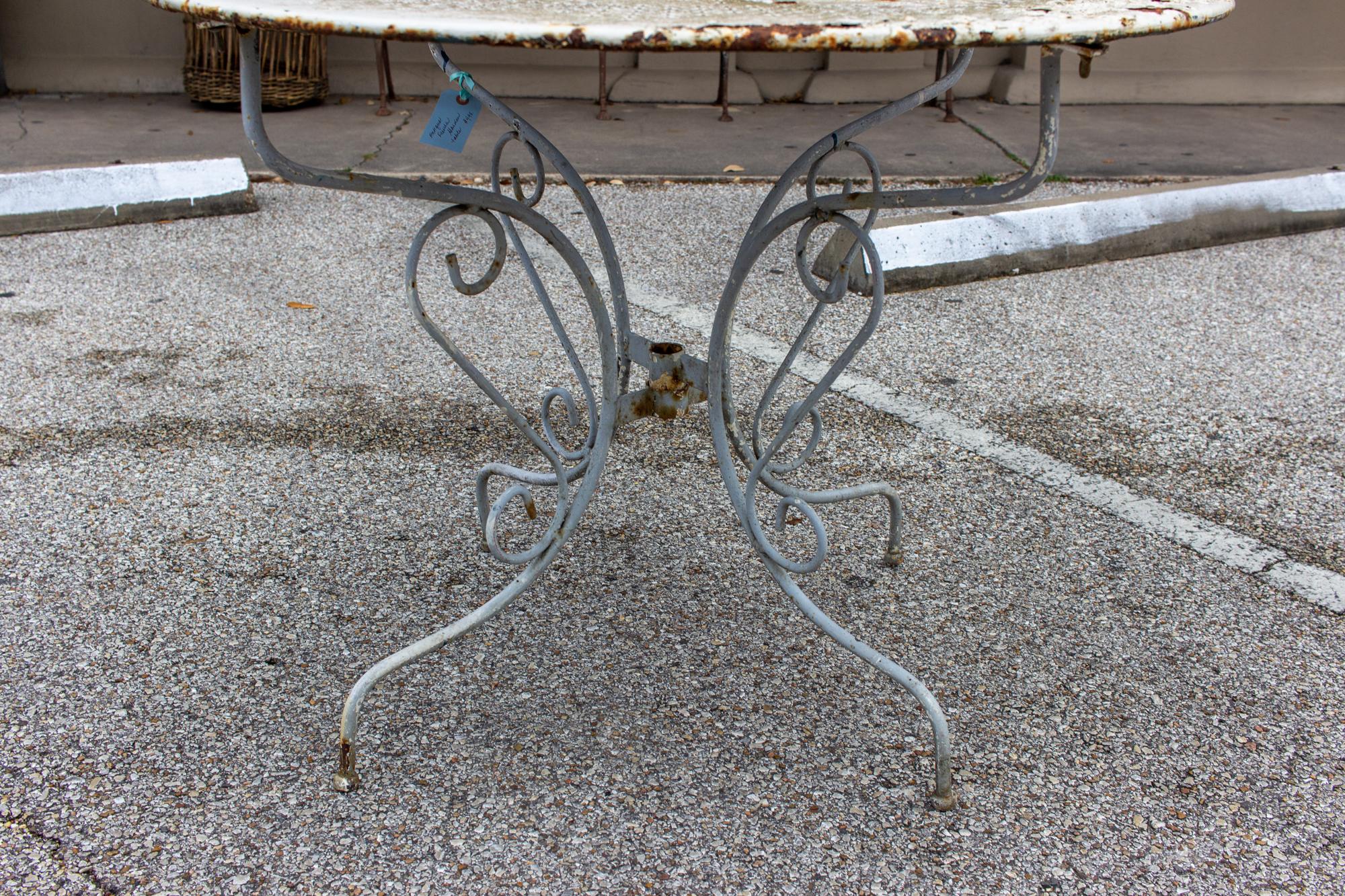 1930s French Painted Metal Garden Table with Pierced Top In Distressed Condition In Houston, TX