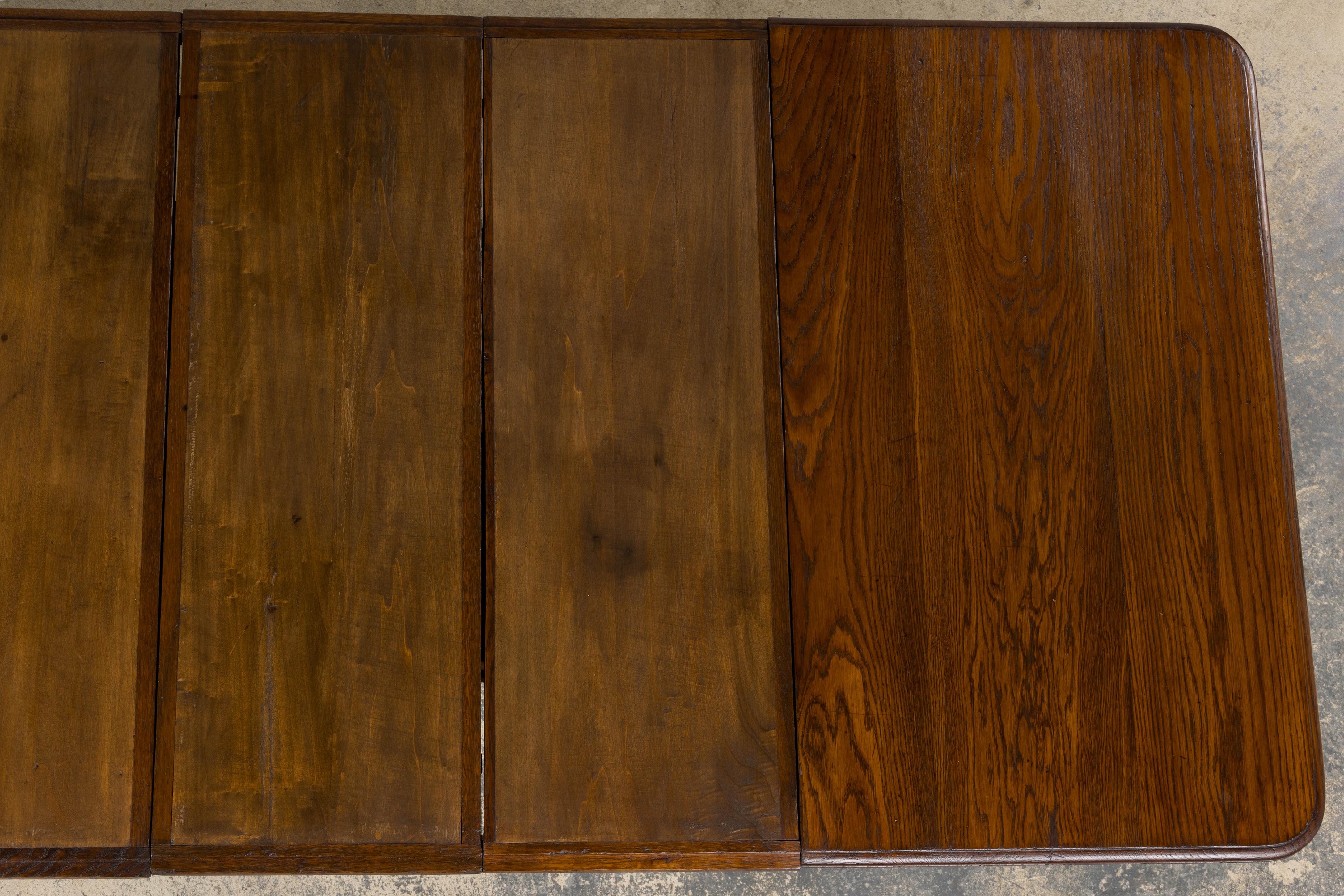 1930s French Parisian Art Deco Oak Extendable Dining Table For Sale 6