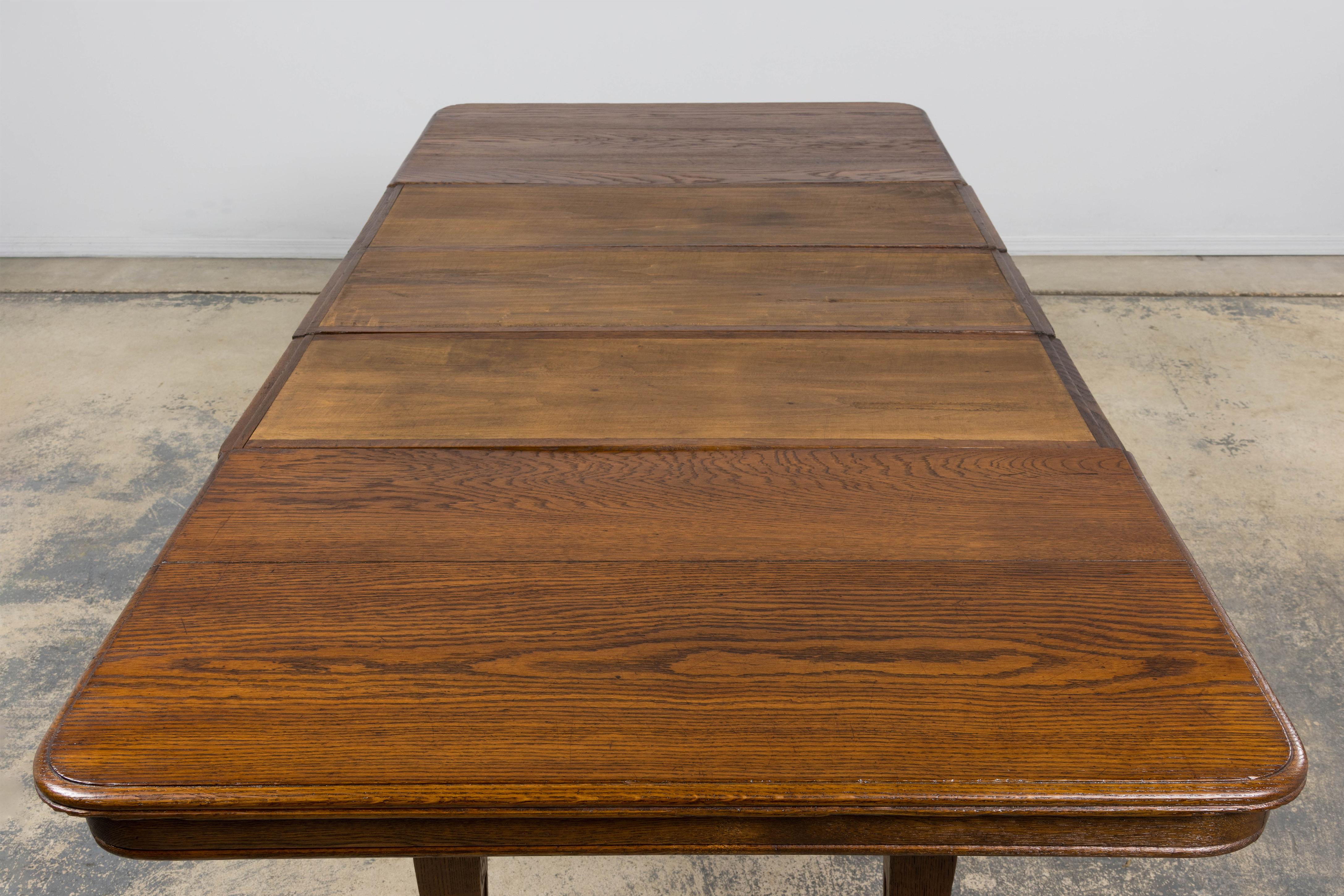 1930s French Parisian Art Deco Oak Extendable Dining Table For Sale 12