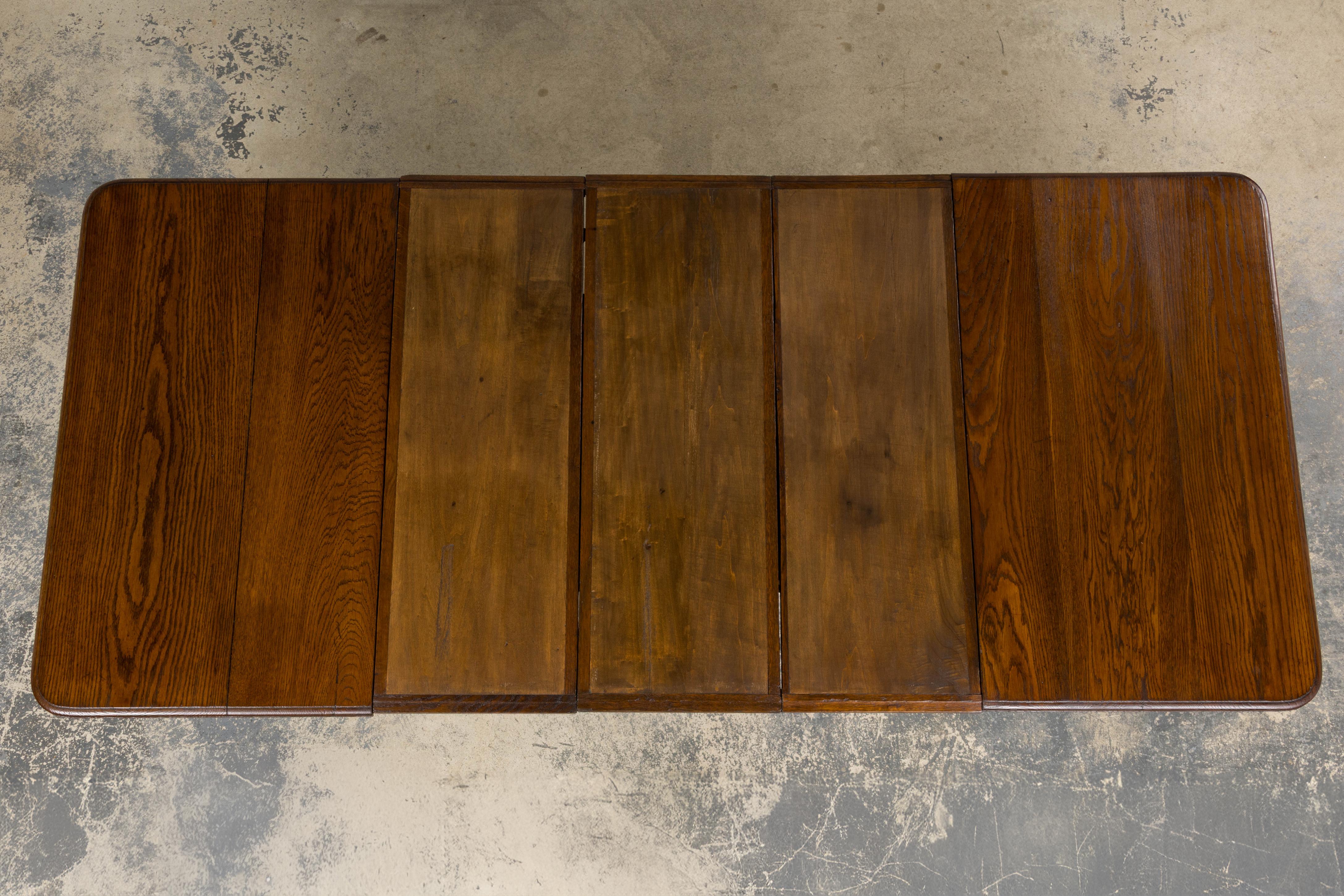 1930s French Parisian Art Deco Oak Extendable Dining Table For Sale 3