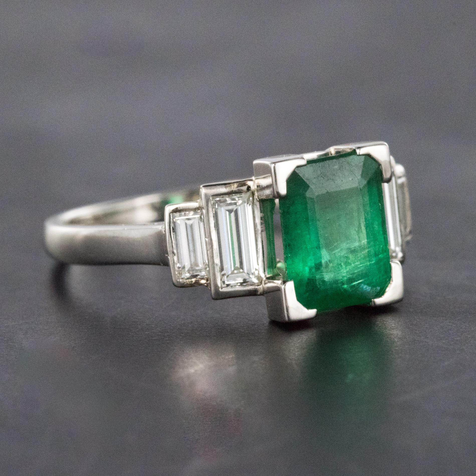 1930s French Platinum Art Deco Emerald Diamond Ring 2