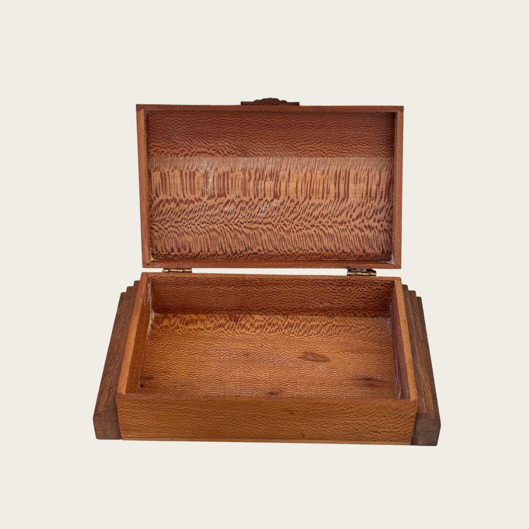 1930s French Solid Birdseye Maple Art Deco Box For Sale 3