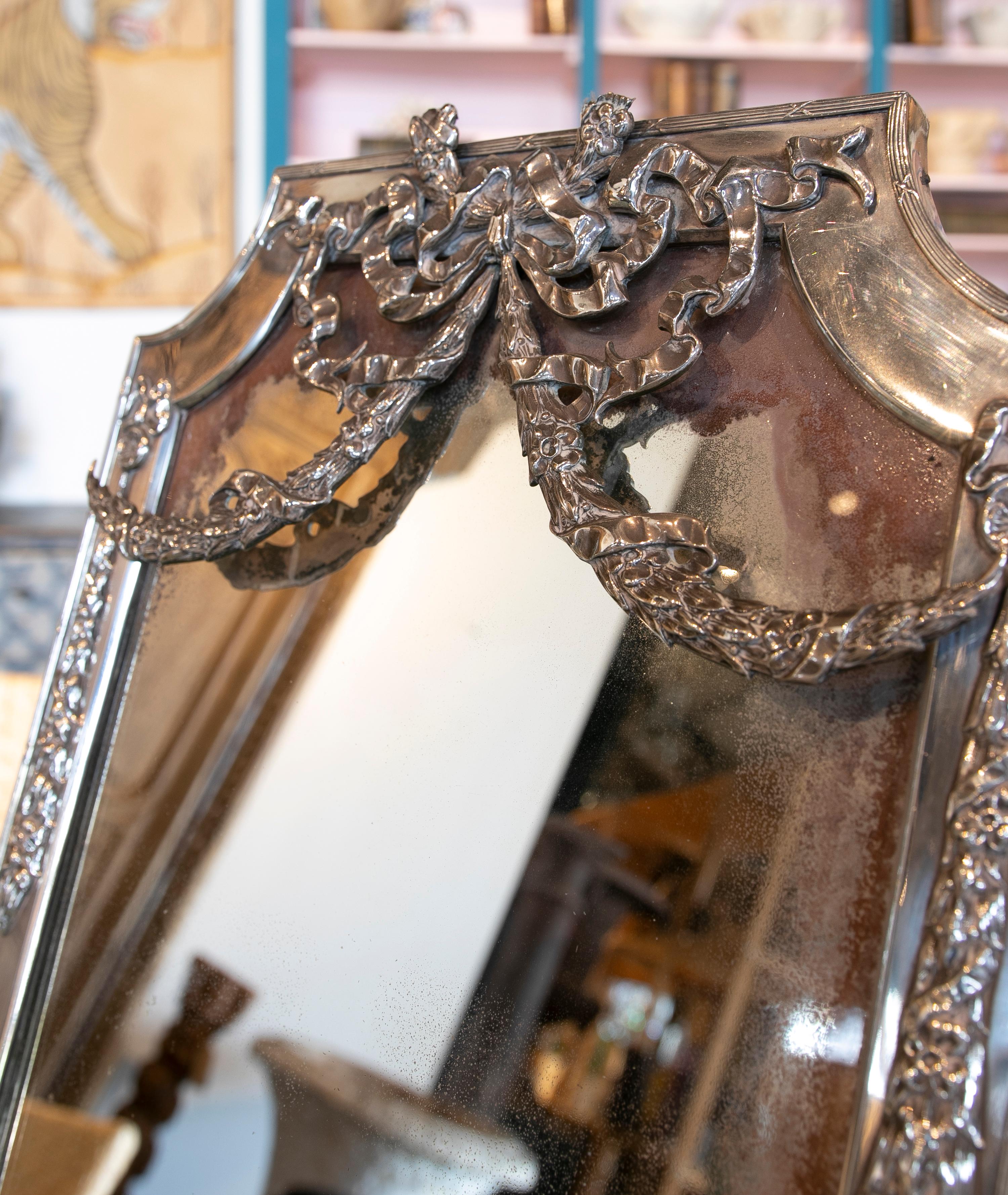 1930s French Table Mirror in Silver Plated Metal with Wooden Back 5