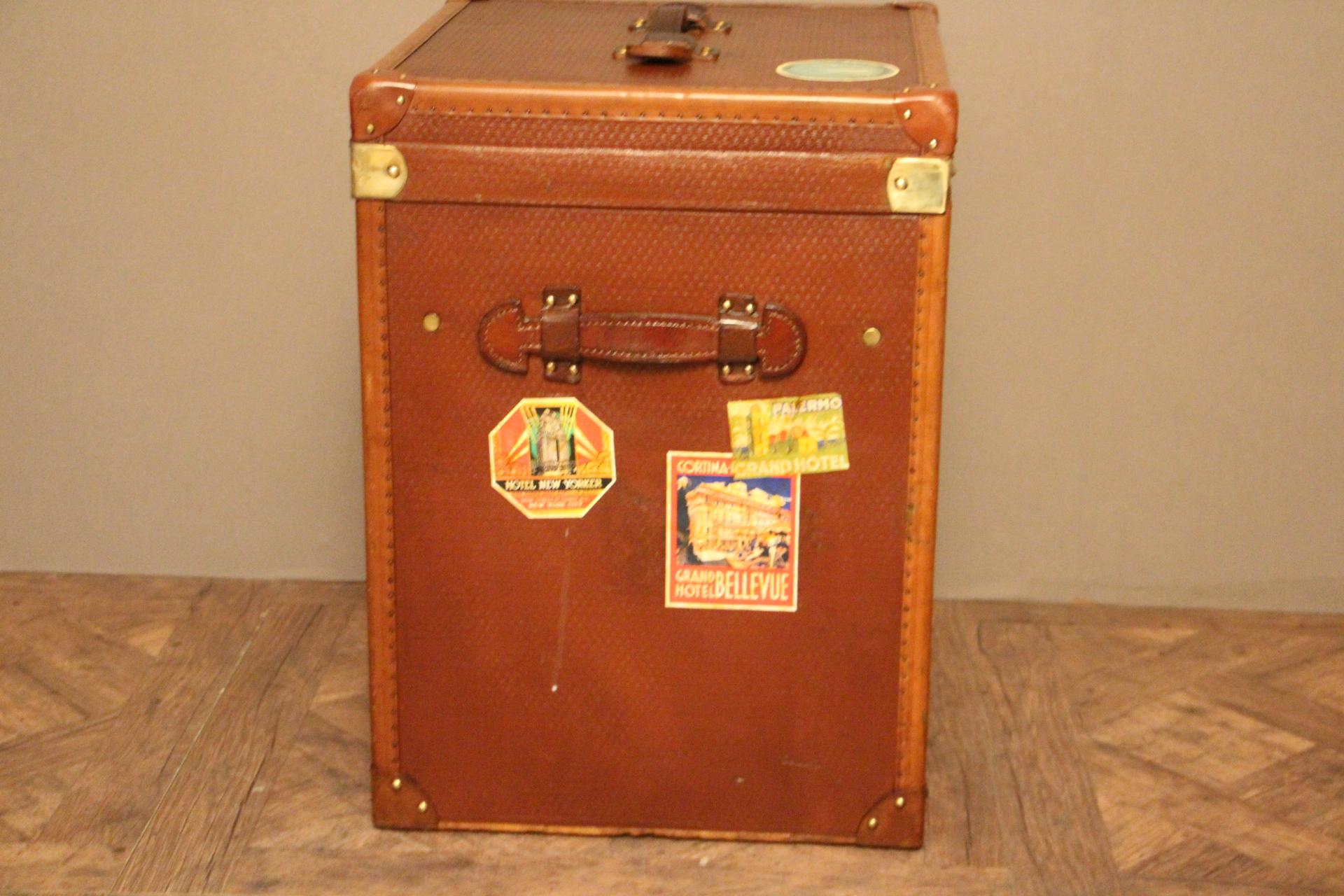 1930s French Tall Brown Canvas Hat Trunk, Hat Box In Good Condition In Saint-Ouen, FR