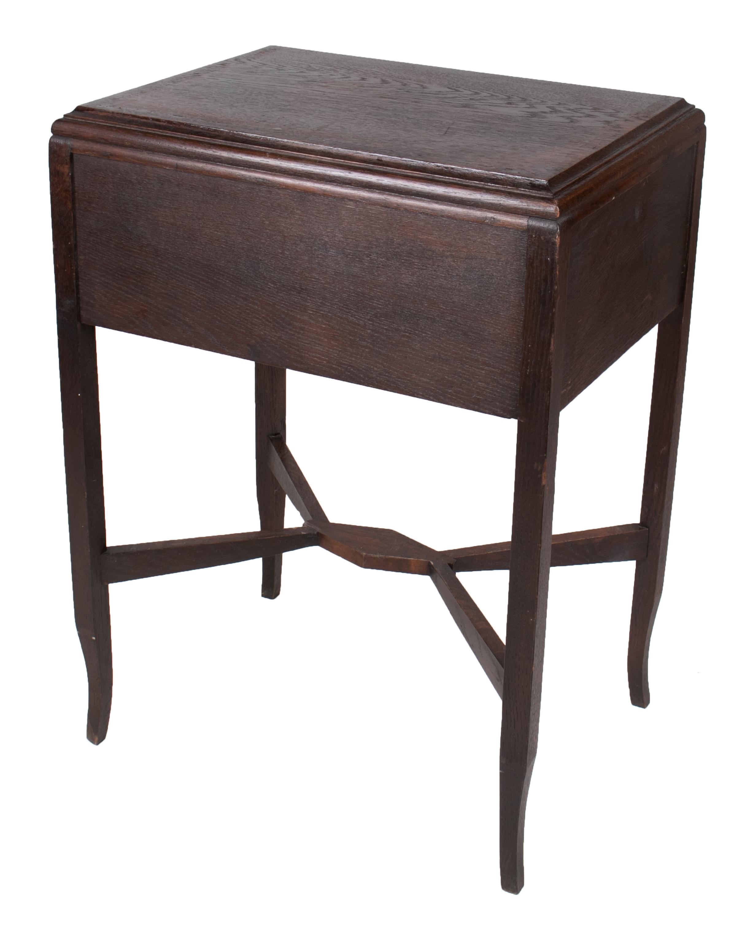 1930s French Two-Drawer Auxiliary Table 1