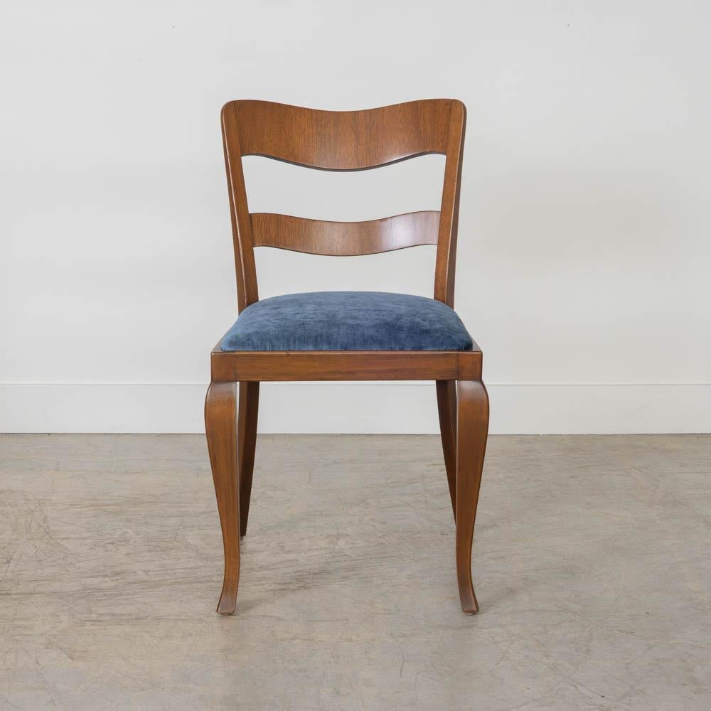 Sedie da pranzo francesi con schienale ondulato in noce del 1930 in vendita 4