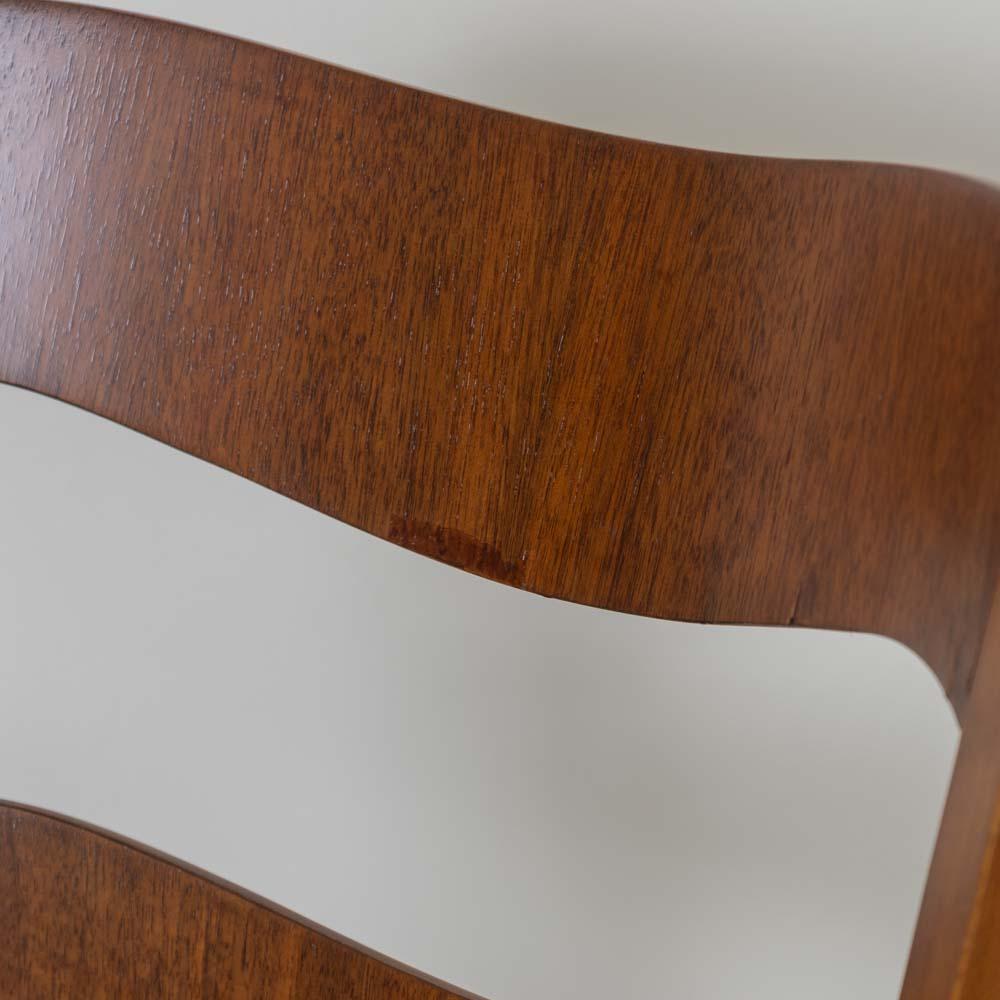 Sedie da pranzo francesi con schienale ondulato in noce del 1930 in vendita 10