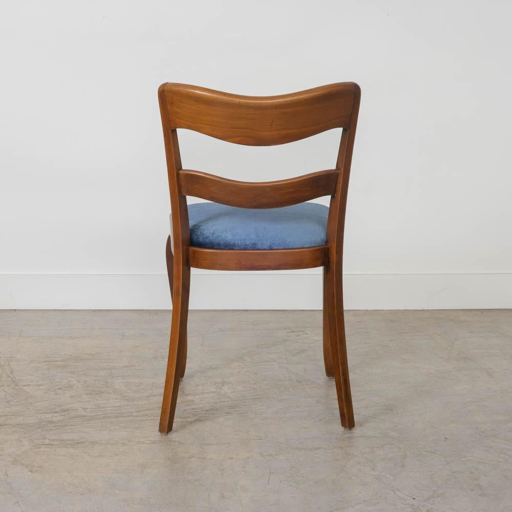 Sedie da pranzo francesi con schienale ondulato in noce del 1930 in vendita 1