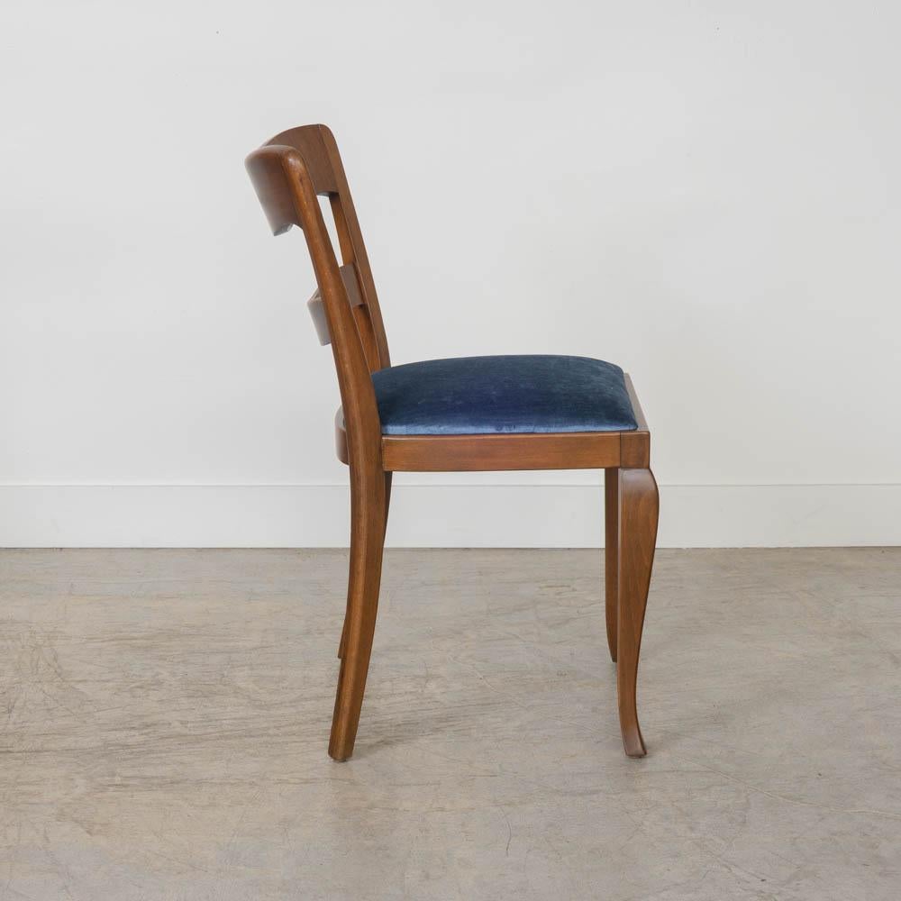 Sedie da pranzo francesi con schienale ondulato in noce del 1930 in vendita 3