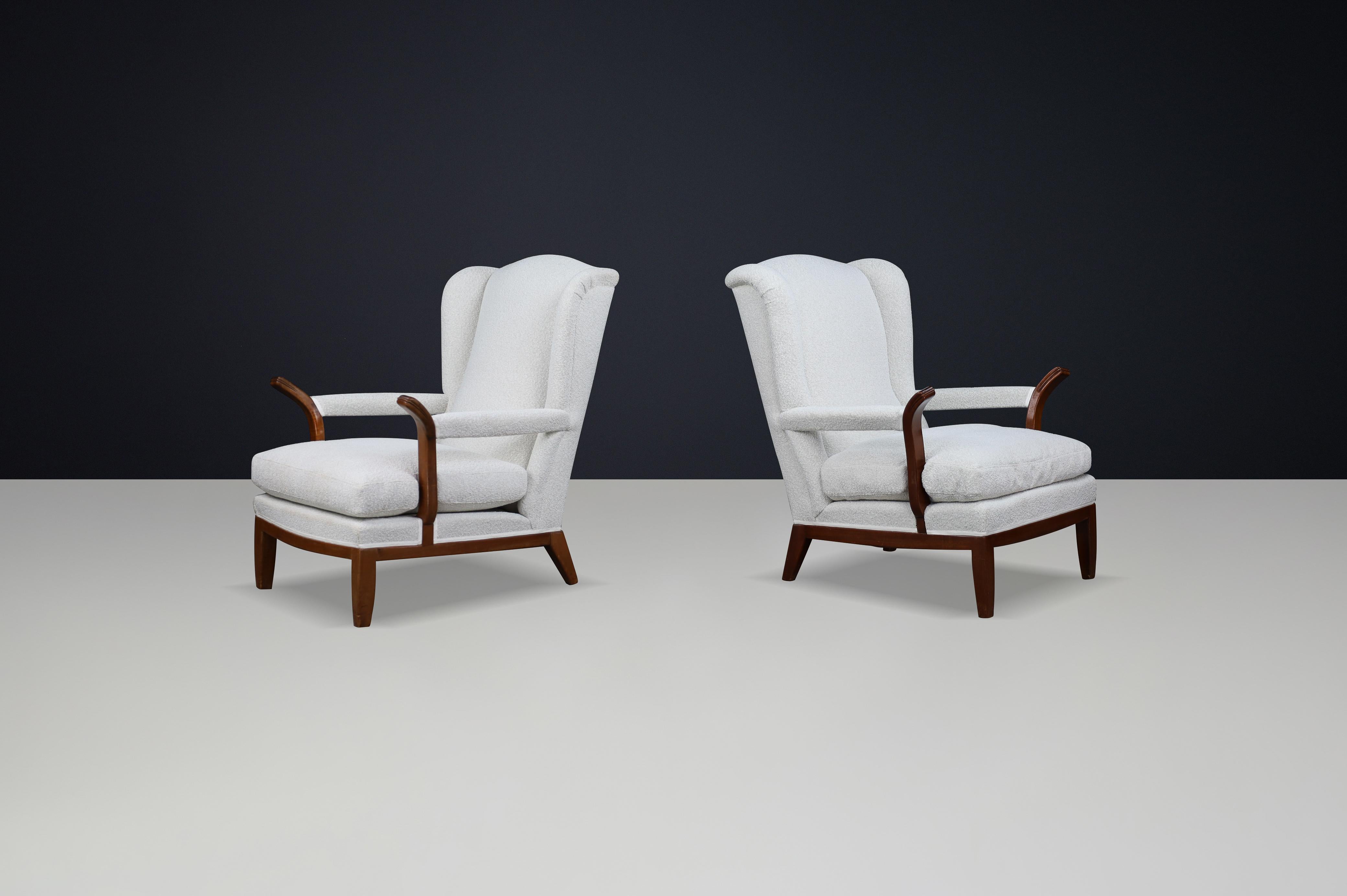 French Provincial 1930s French Wingback Lounge Chairs in the Style of Guillerme et Chambron For Sale