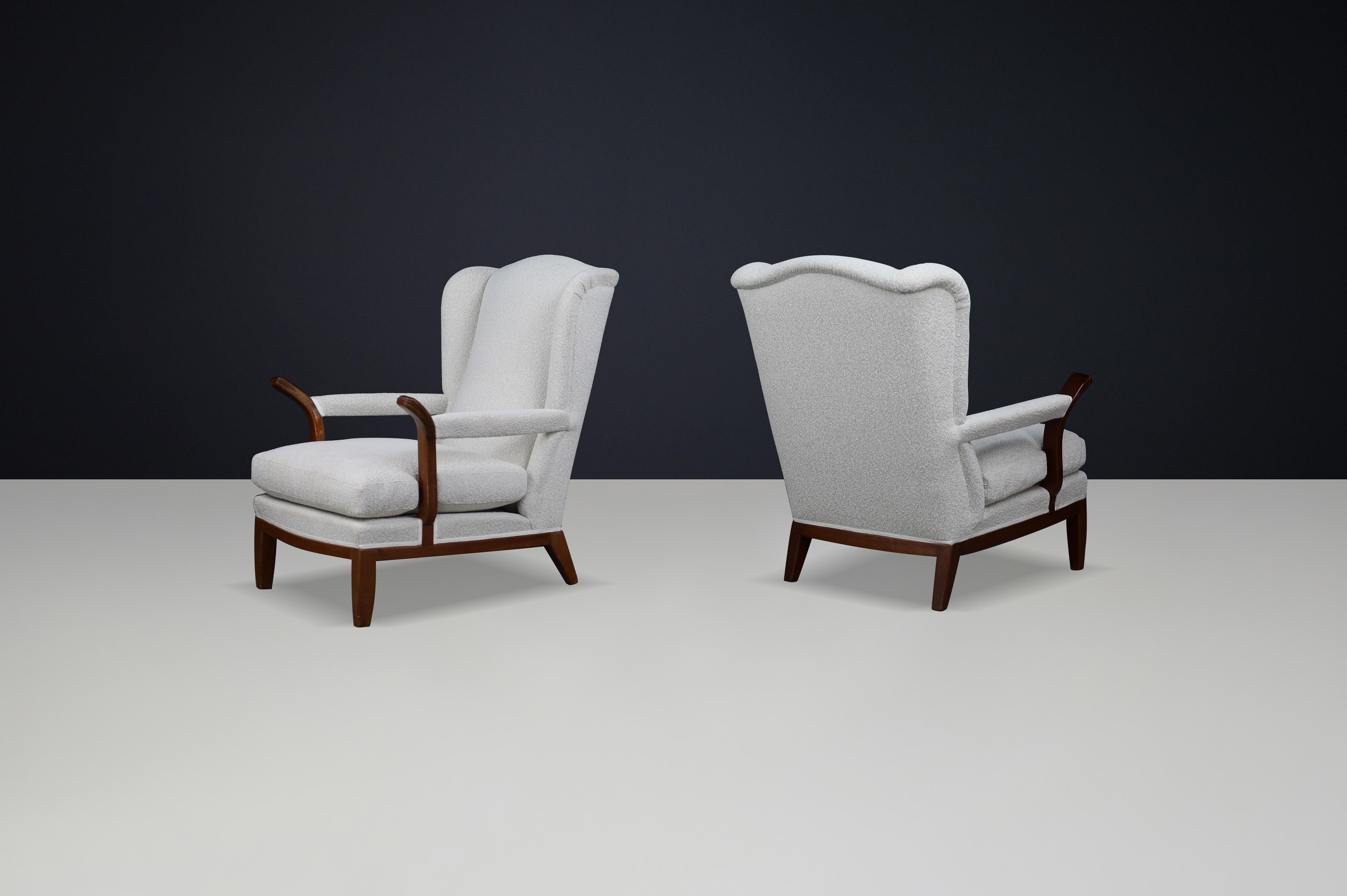 Mid-20th Century 1930s French Wingback Lounge Chairs in the Style of Guillerme et Chambron For Sale