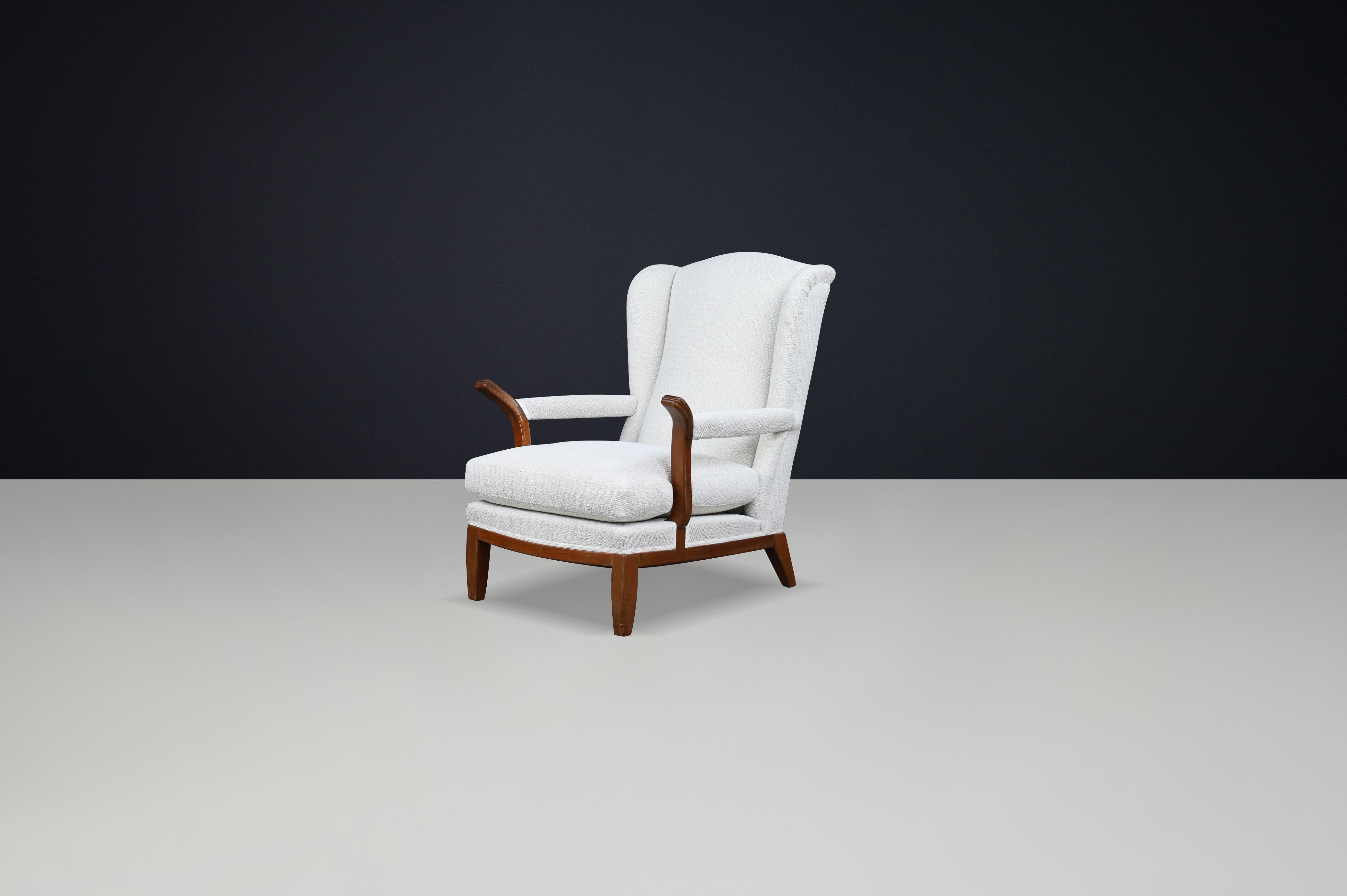 1930s French Wingback Lounge Chairs in the Style of Guillerme et Chambron For Sale 2