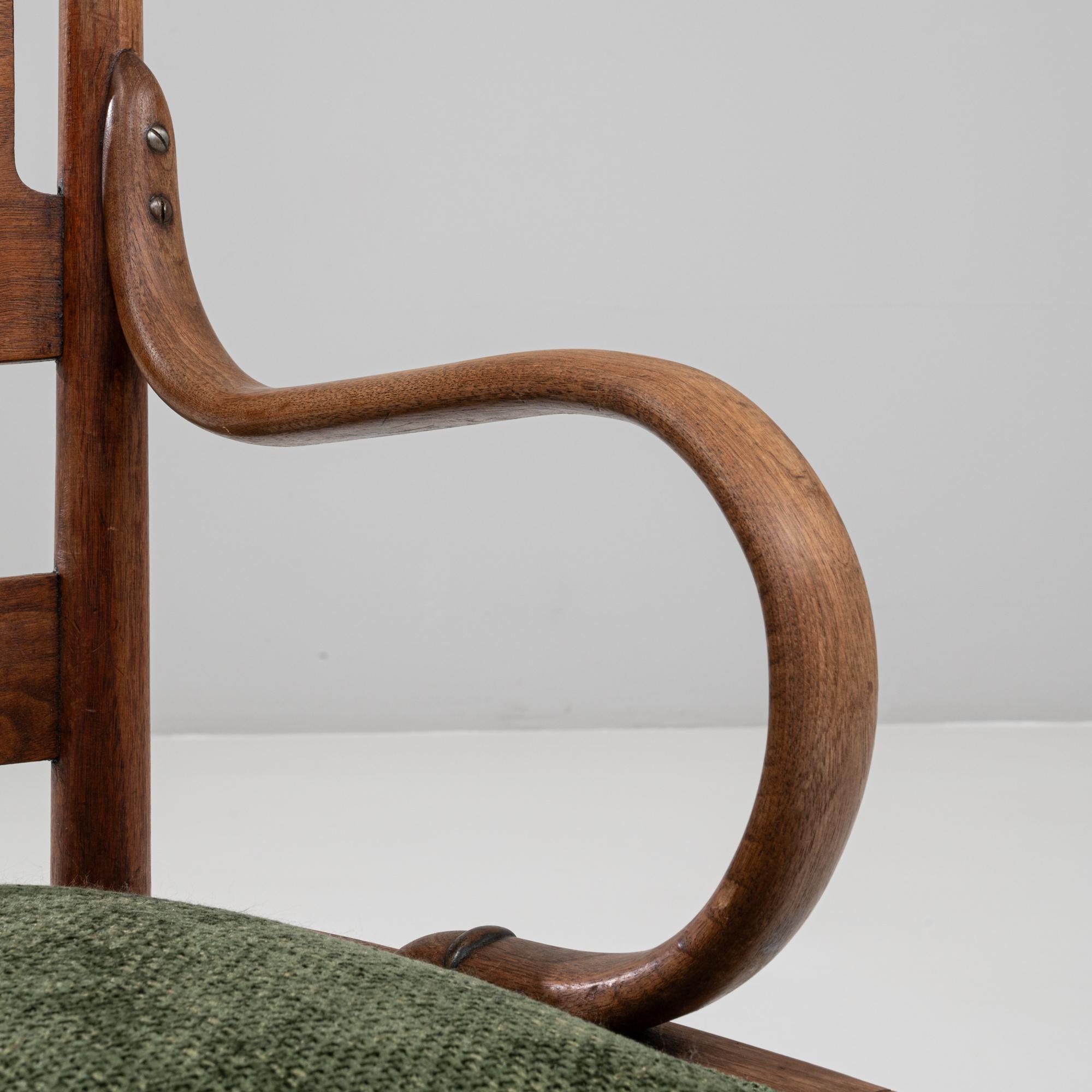 Fauteuil pivotant en bois français des années 1930 avec assise tapissée en vente 8