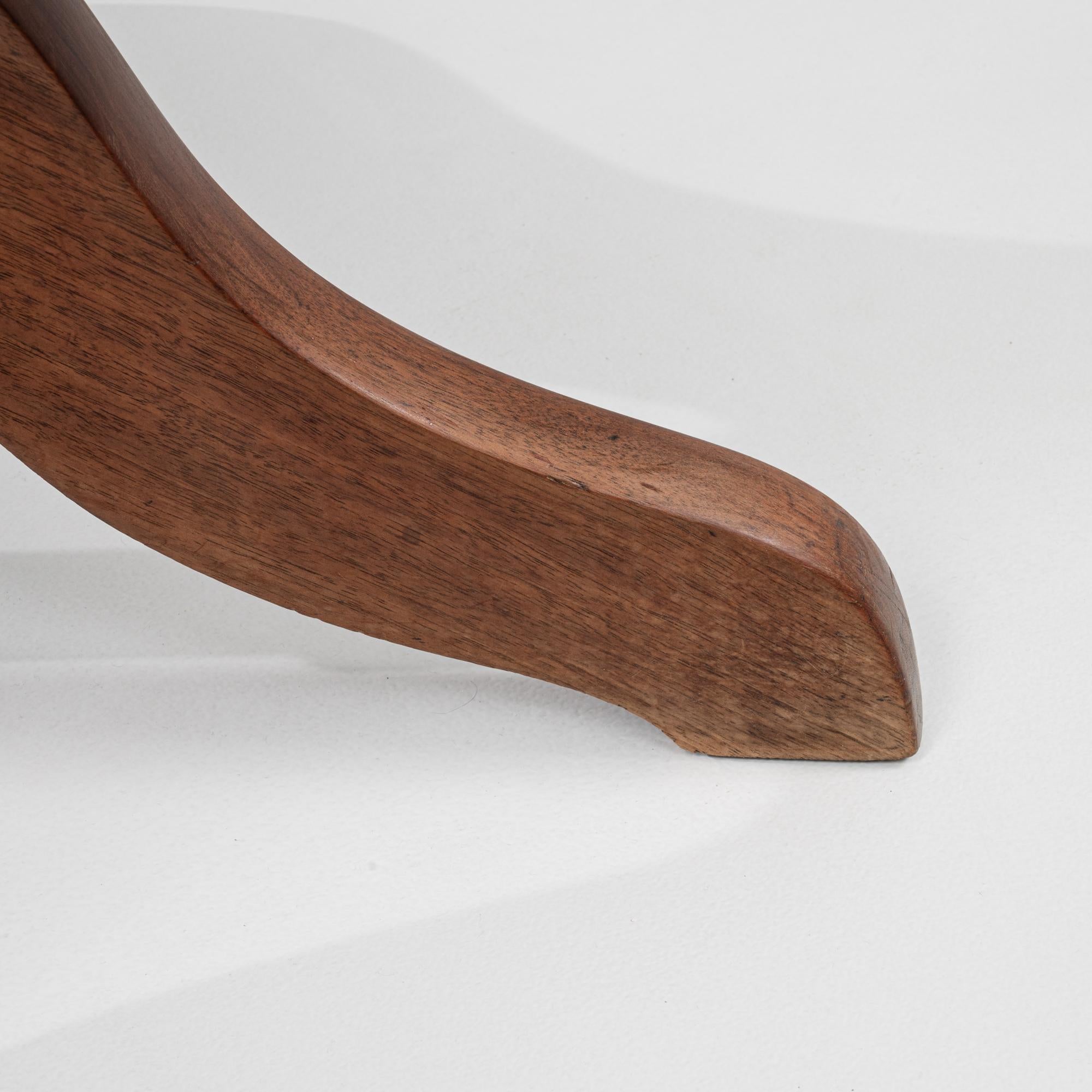 Fauteuil pivotant en bois français des années 1930 avec assise tapissée en vente 11