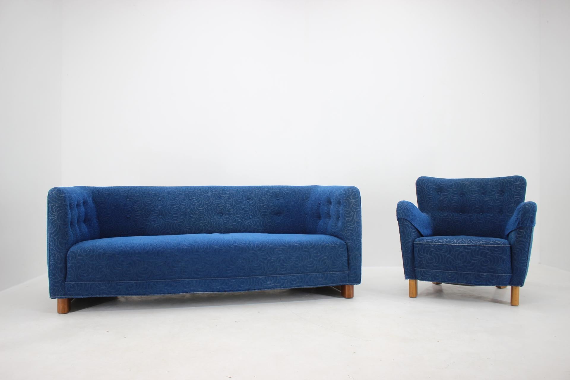 Danish 1930s Fritz Hansen Exclusive Set of Sofa Model 1668 and Armchair Model 1669, Den